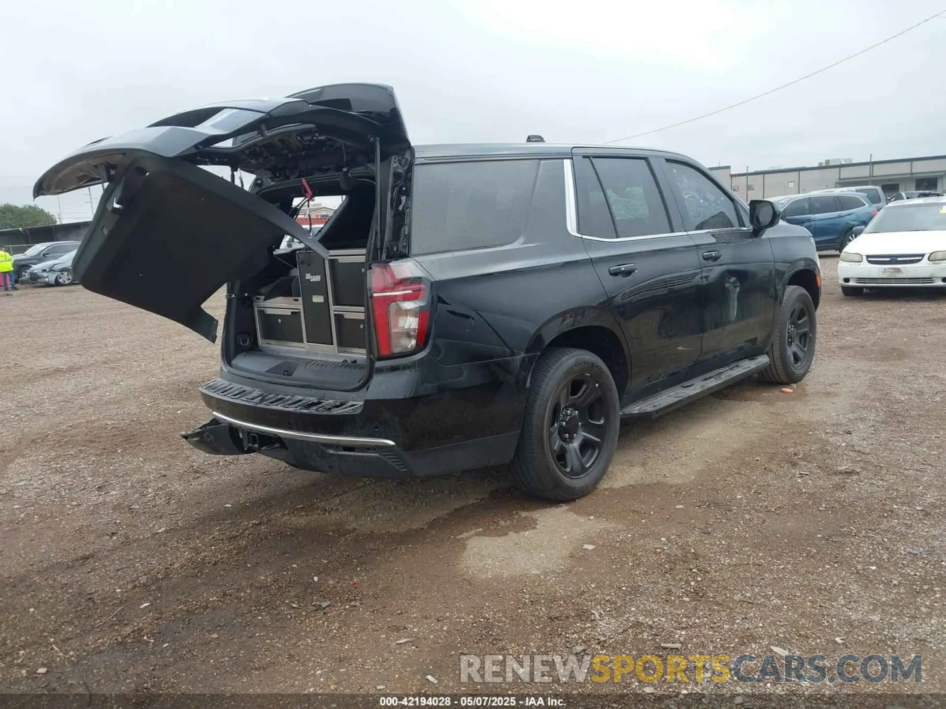 4 Photograph of a damaged car 1GNSKLED0PR395388 CHEVROLET TAHOE 2023