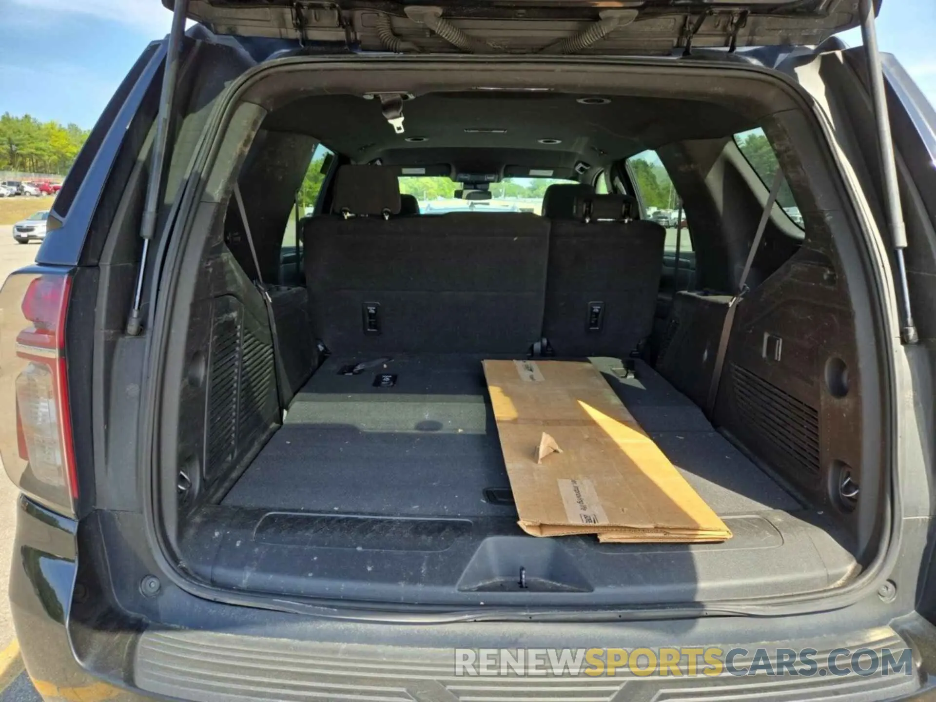 27 Photograph of a damaged car 1GNSKMKD9PR182174 CHEVROLET TAHOE 2023