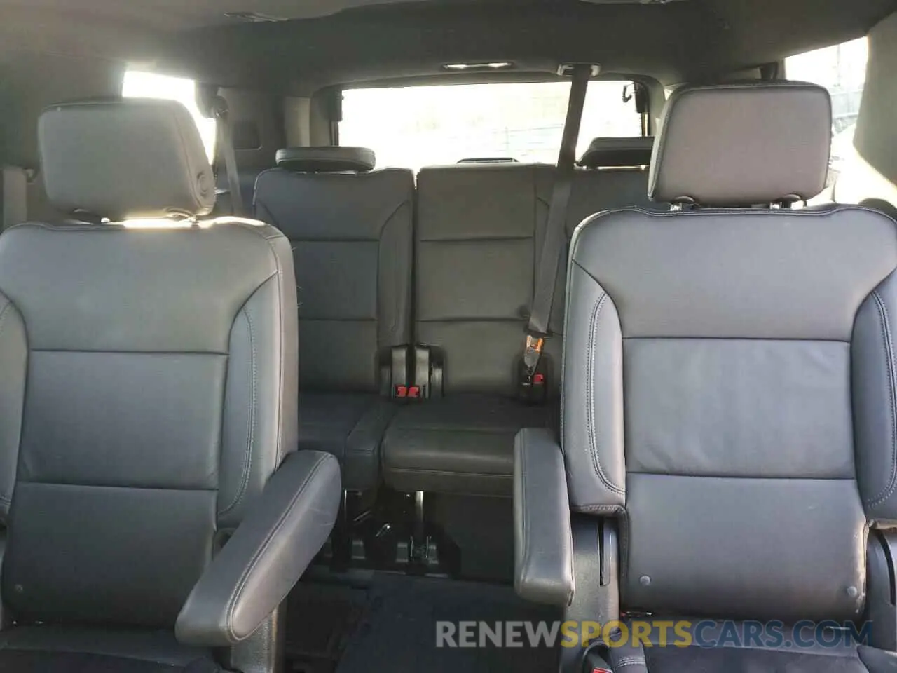 10 Photograph of a damaged car 1GNSKNKD4PR223817 CHEVROLET TAHOE 2023