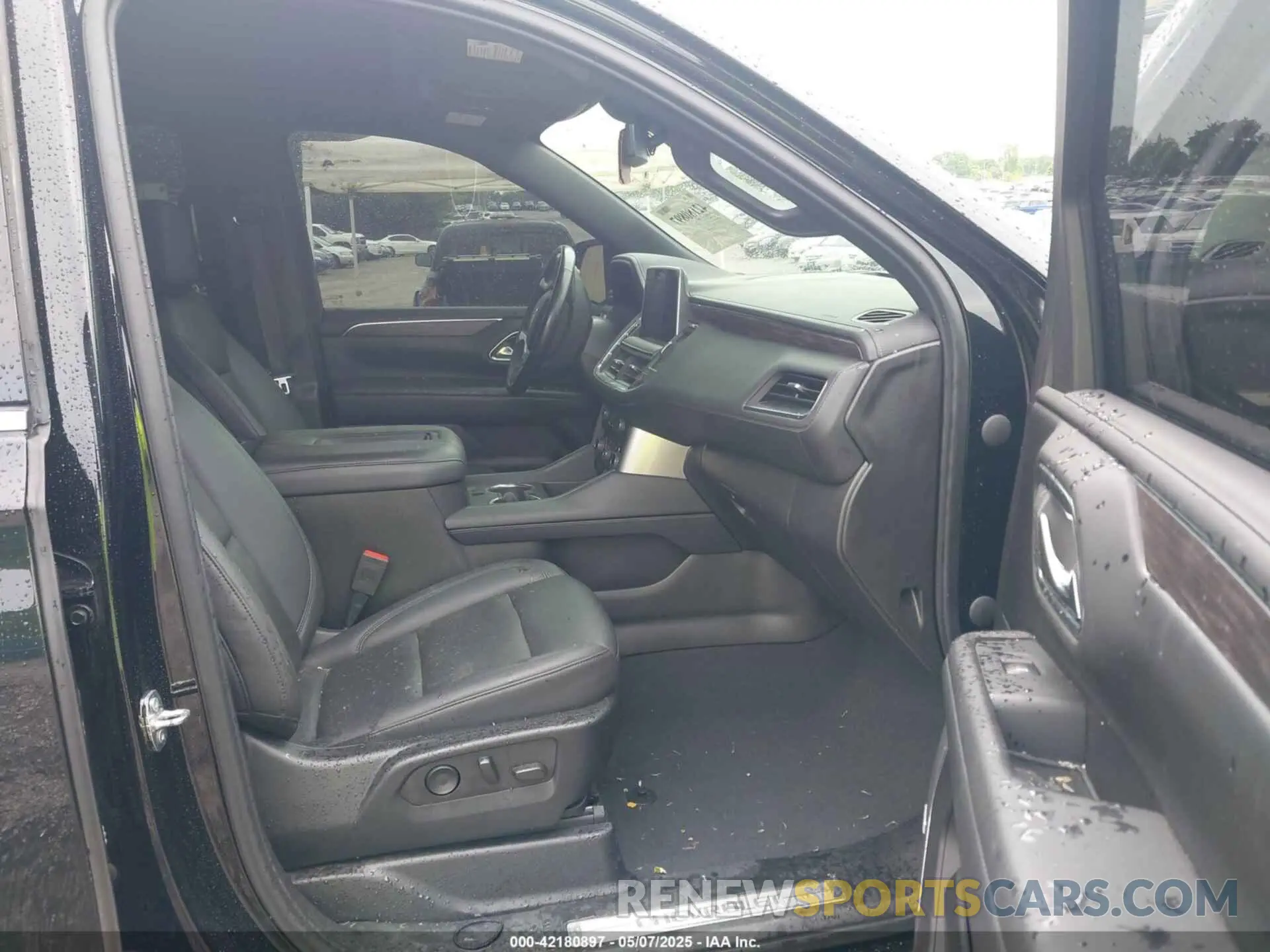 5 Photograph of a damaged car 1GNSKNKD6PR497553 CHEVROLET TAHOE 2023