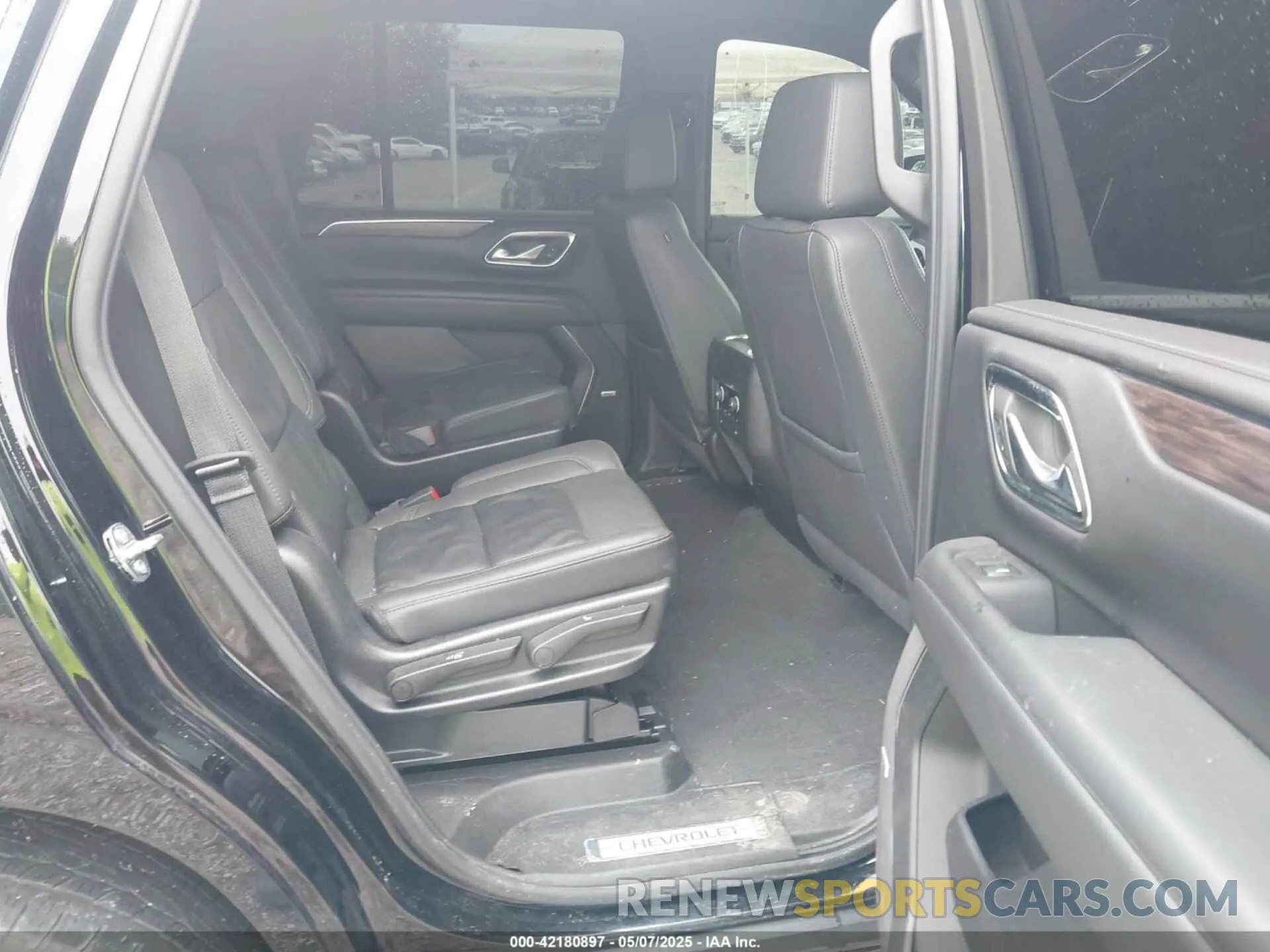 8 Photograph of a damaged car 1GNSKNKD6PR497553 CHEVROLET TAHOE 2023