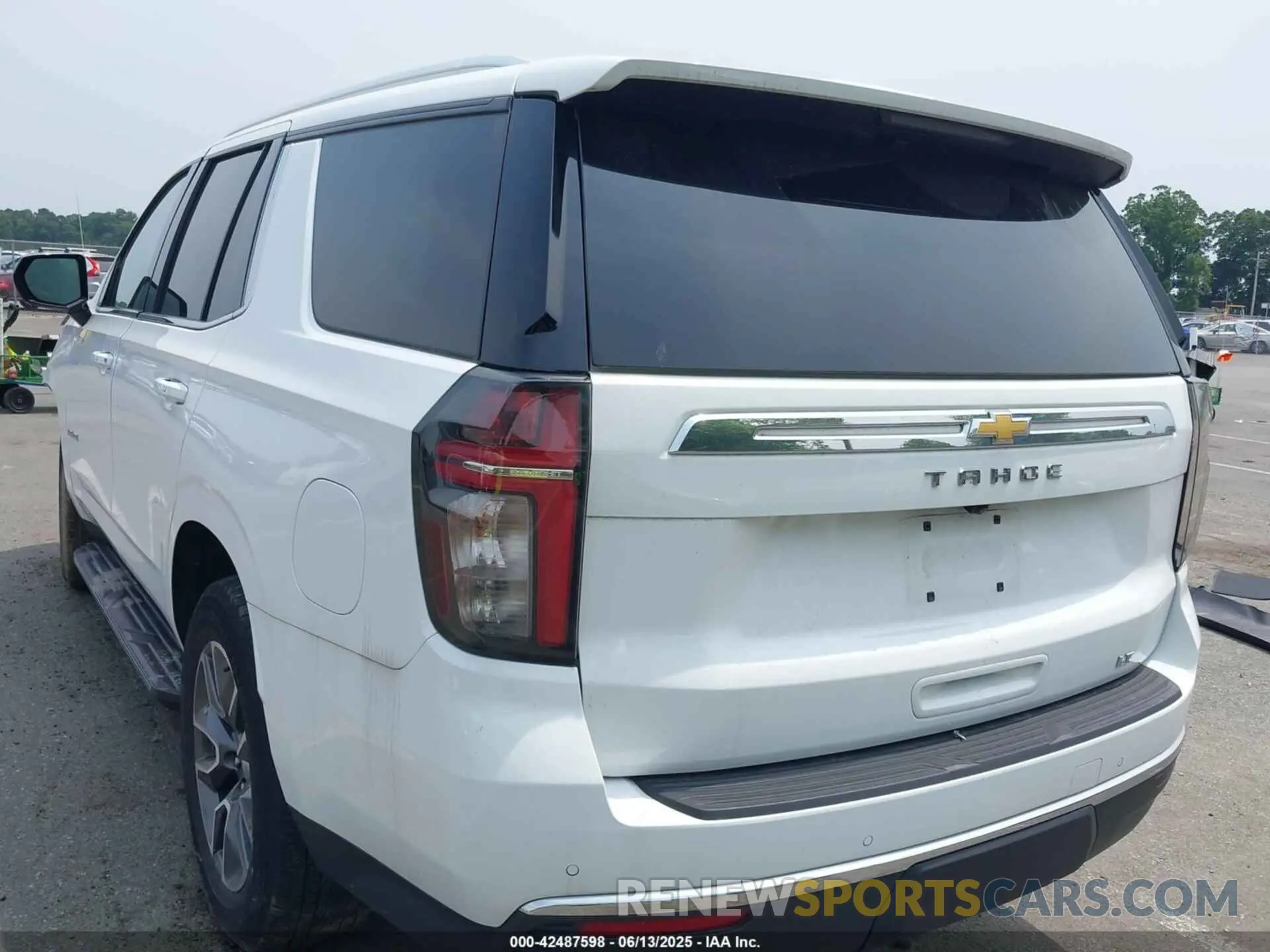3 Photograph of a damaged car 1GNSKNKD7PR119905 CHEVROLET TAHOE 2023