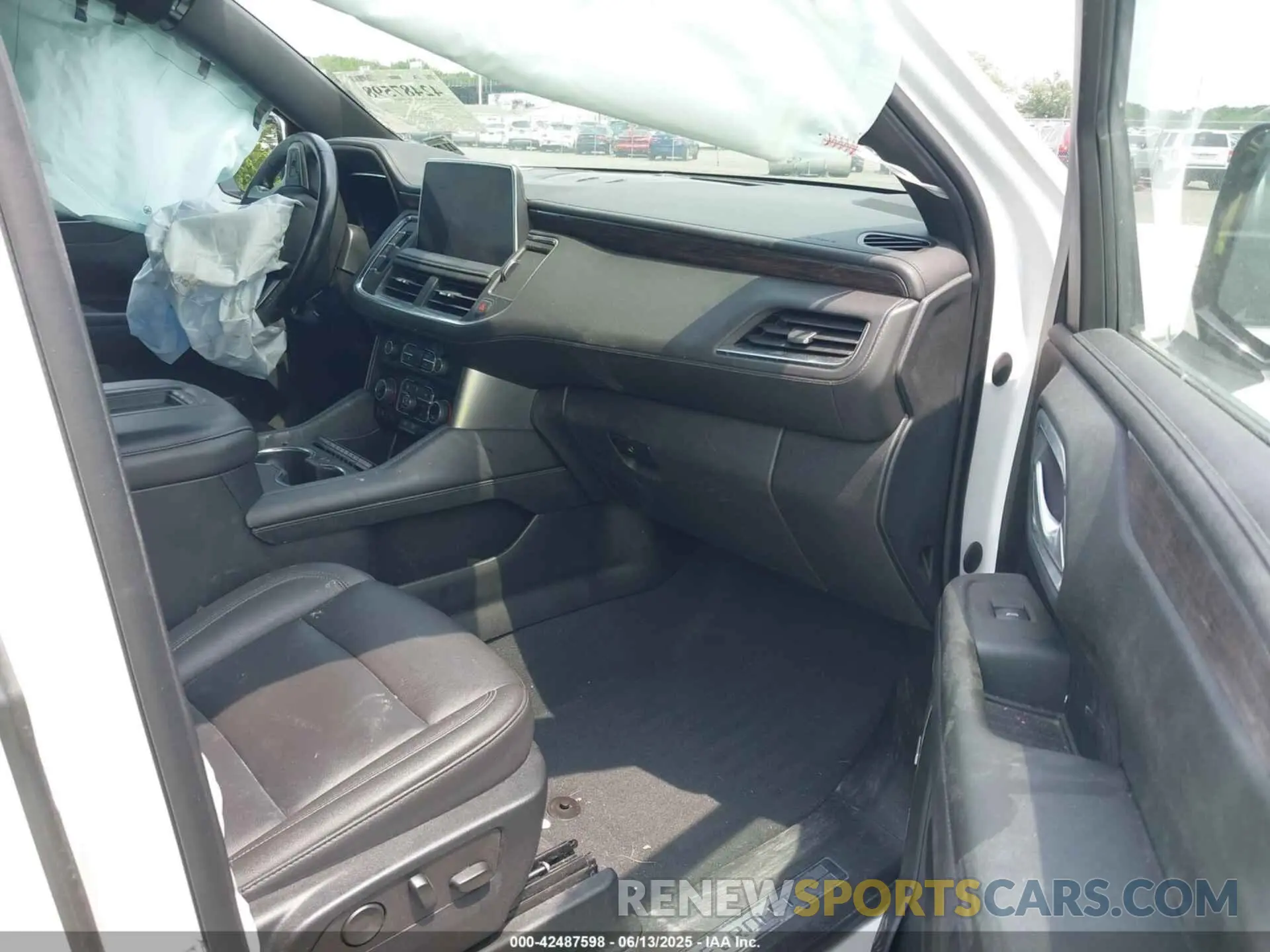 5 Photograph of a damaged car 1GNSKNKD7PR119905 CHEVROLET TAHOE 2023