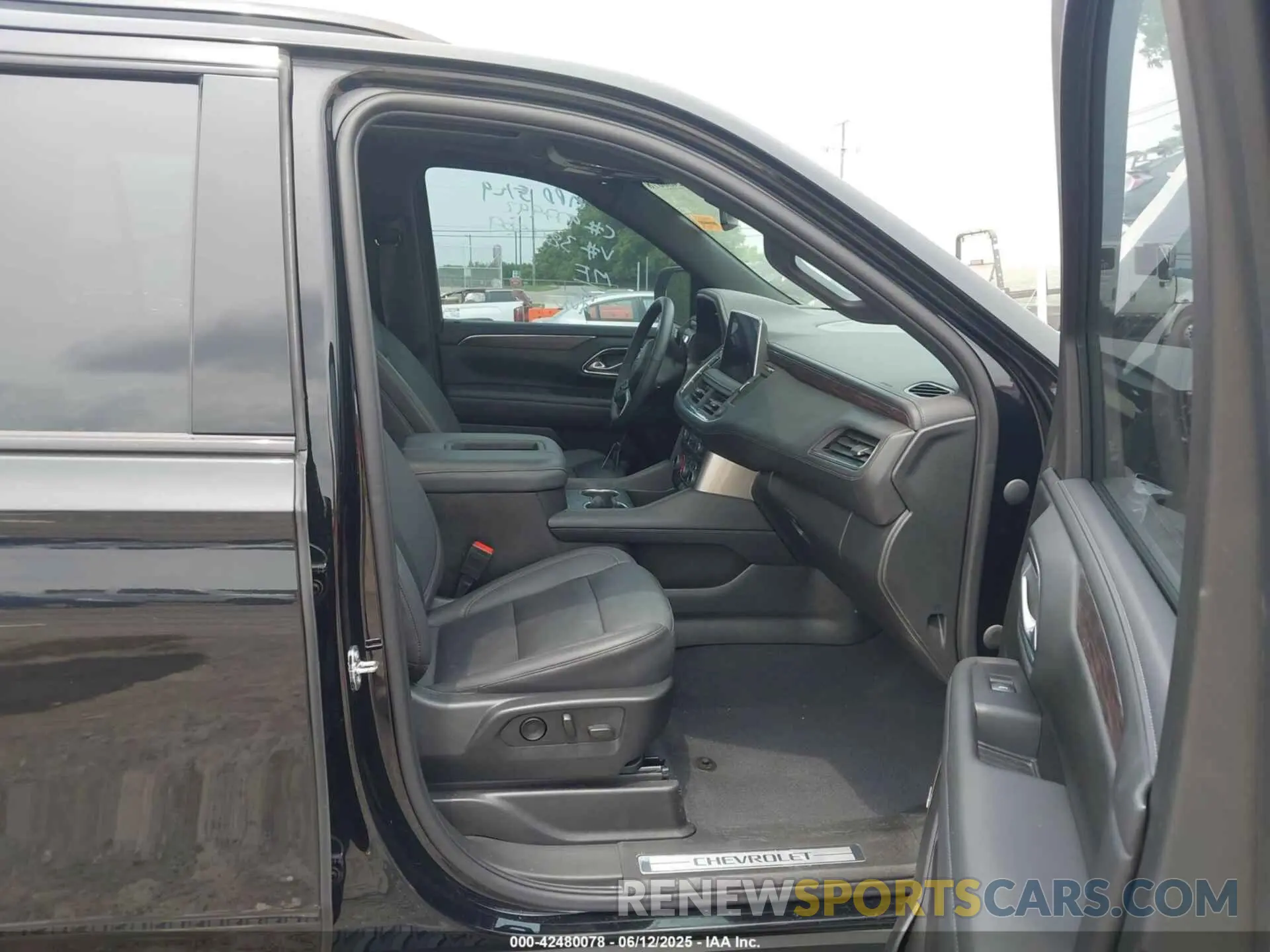 5 Photograph of a damaged car 1GNSKPKD3PR384509 CHEVROLET TAHOE 2023