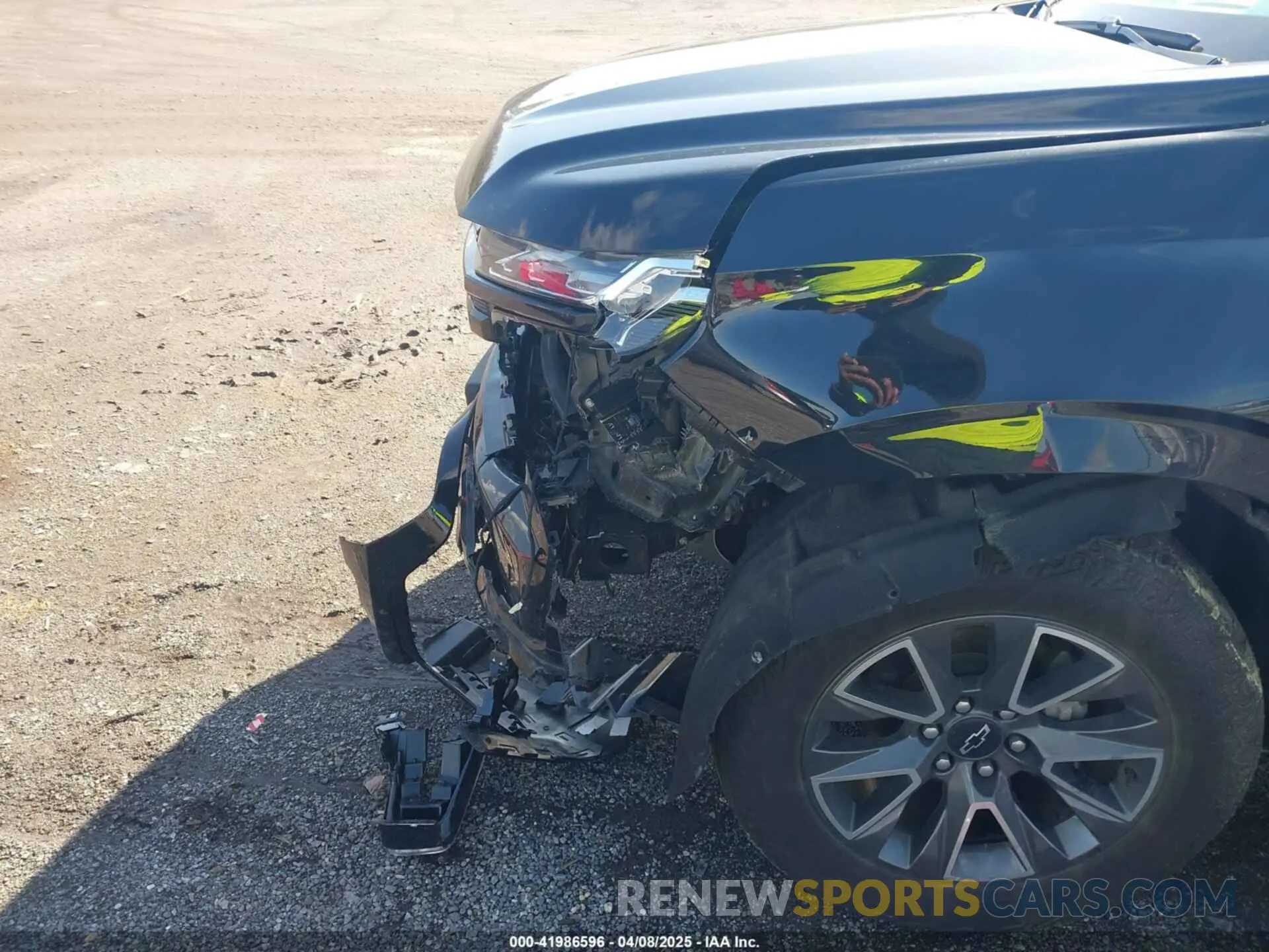 6 Photograph of a damaged car 1GNSKPKD5PR292365 CHEVROLET TAHOE 2023
