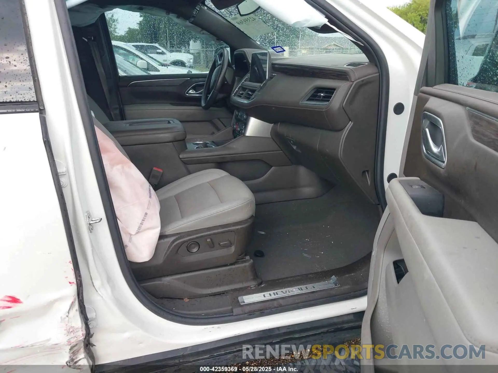 5 Photograph of a damaged car 1GNSKPKDXPR542392 CHEVROLET TAHOE 2023