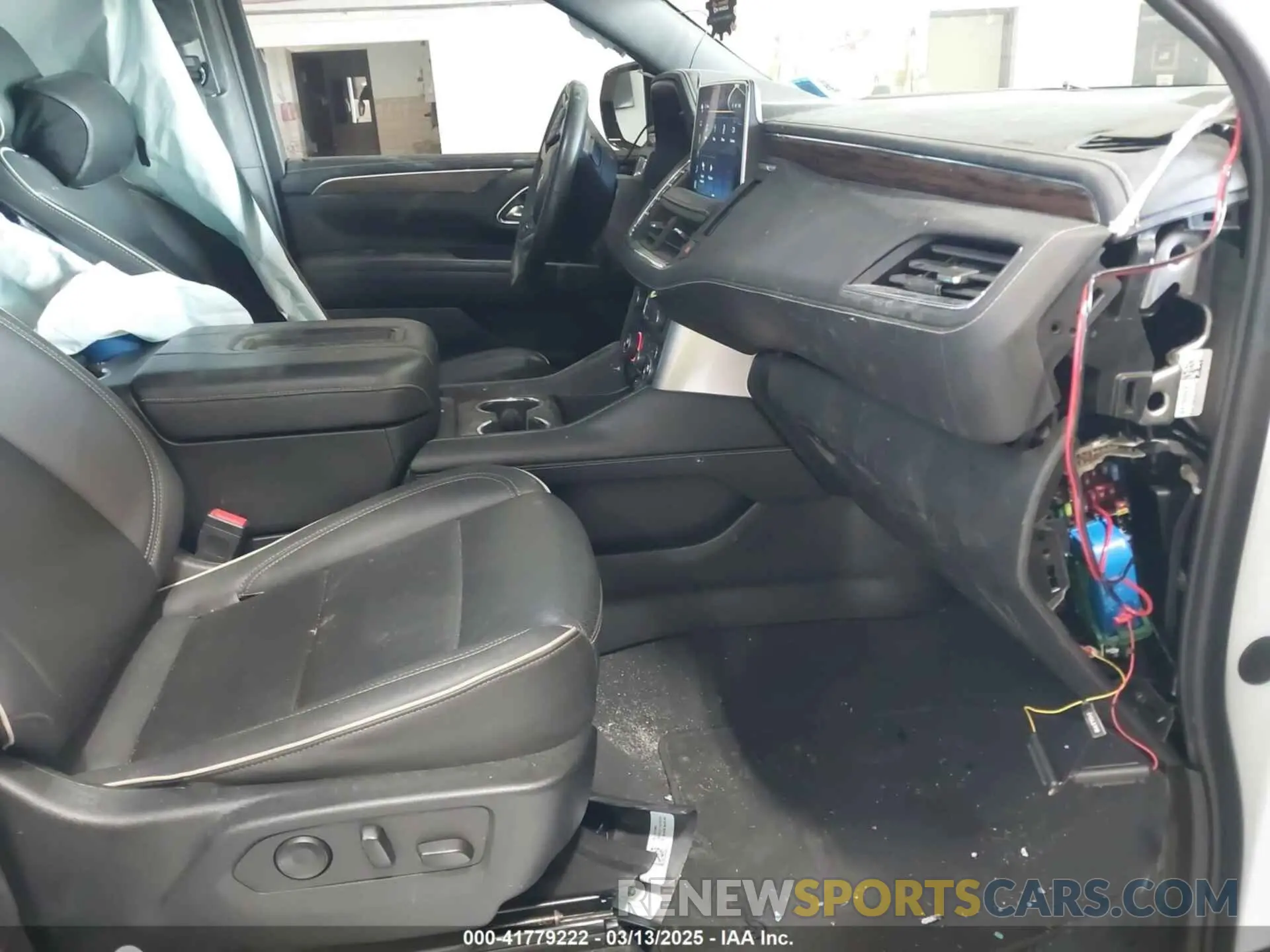 5 Photograph of a damaged car 1GNSKSKD0PR217513 CHEVROLET TAHOE 2023