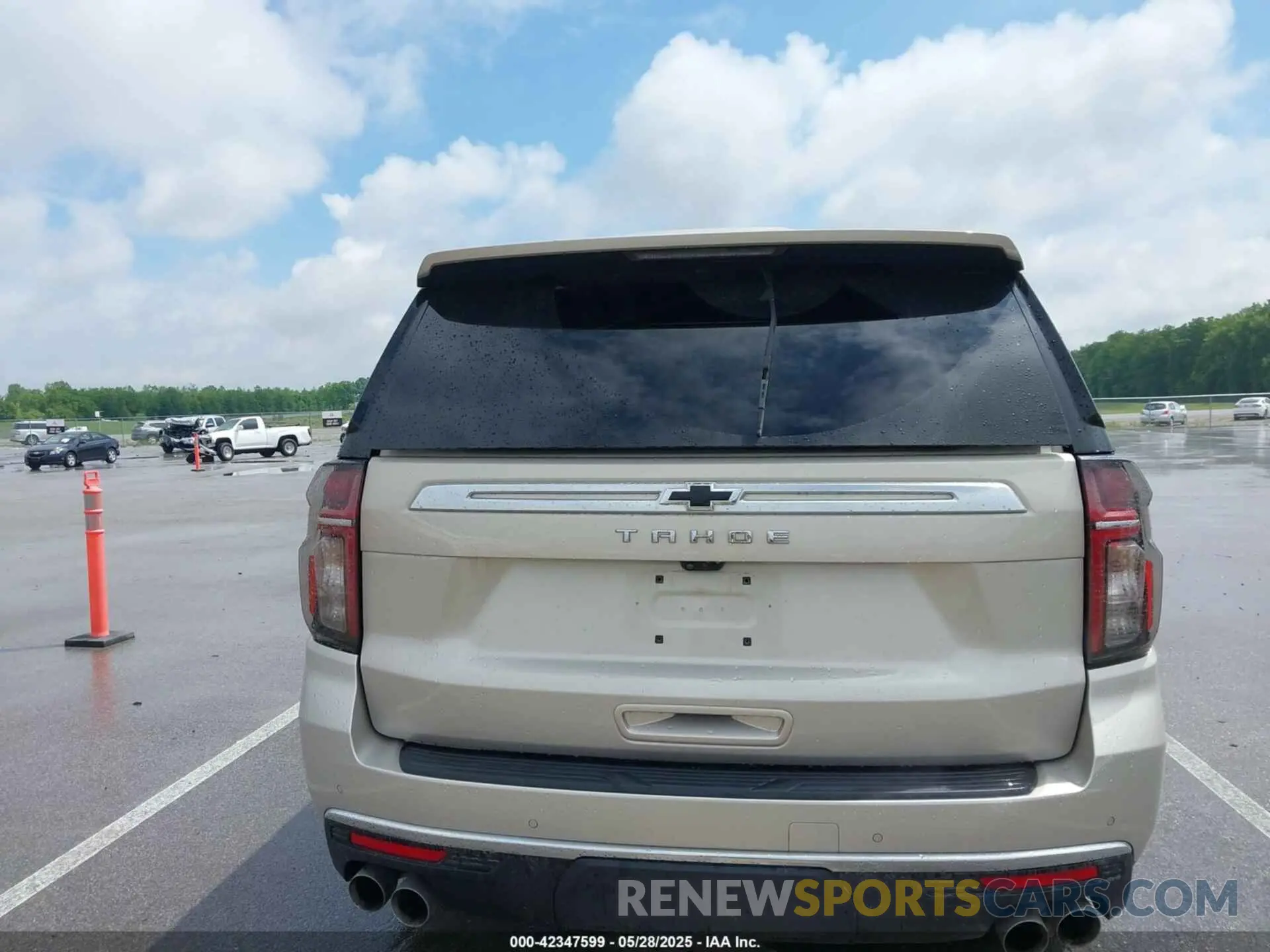 17 Photograph of a damaged car 1GNSKTKL0PR214835 CHEVROLET TAHOE 2023