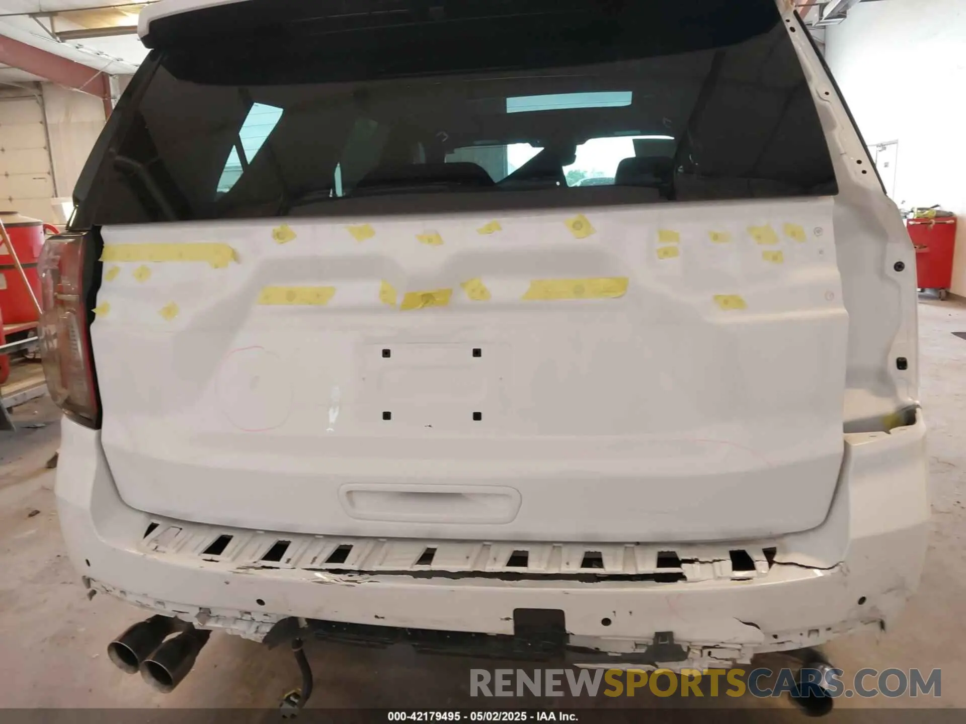 16 Photograph of a damaged car 1GNSKTKL0PR533720 CHEVROLET TAHOE 2023