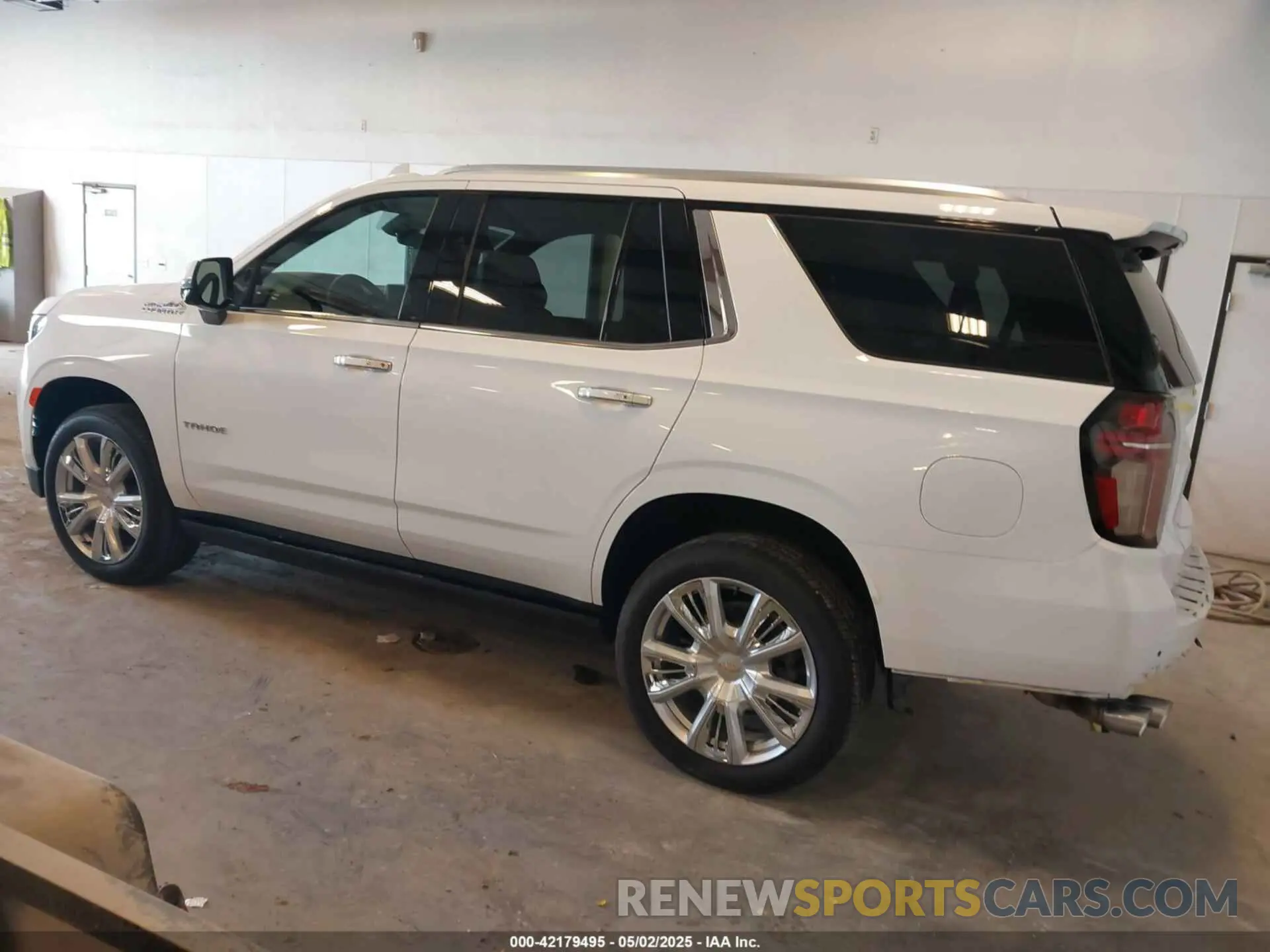 3 Photograph of a damaged car 1GNSKTKL0PR533720 CHEVROLET TAHOE 2023