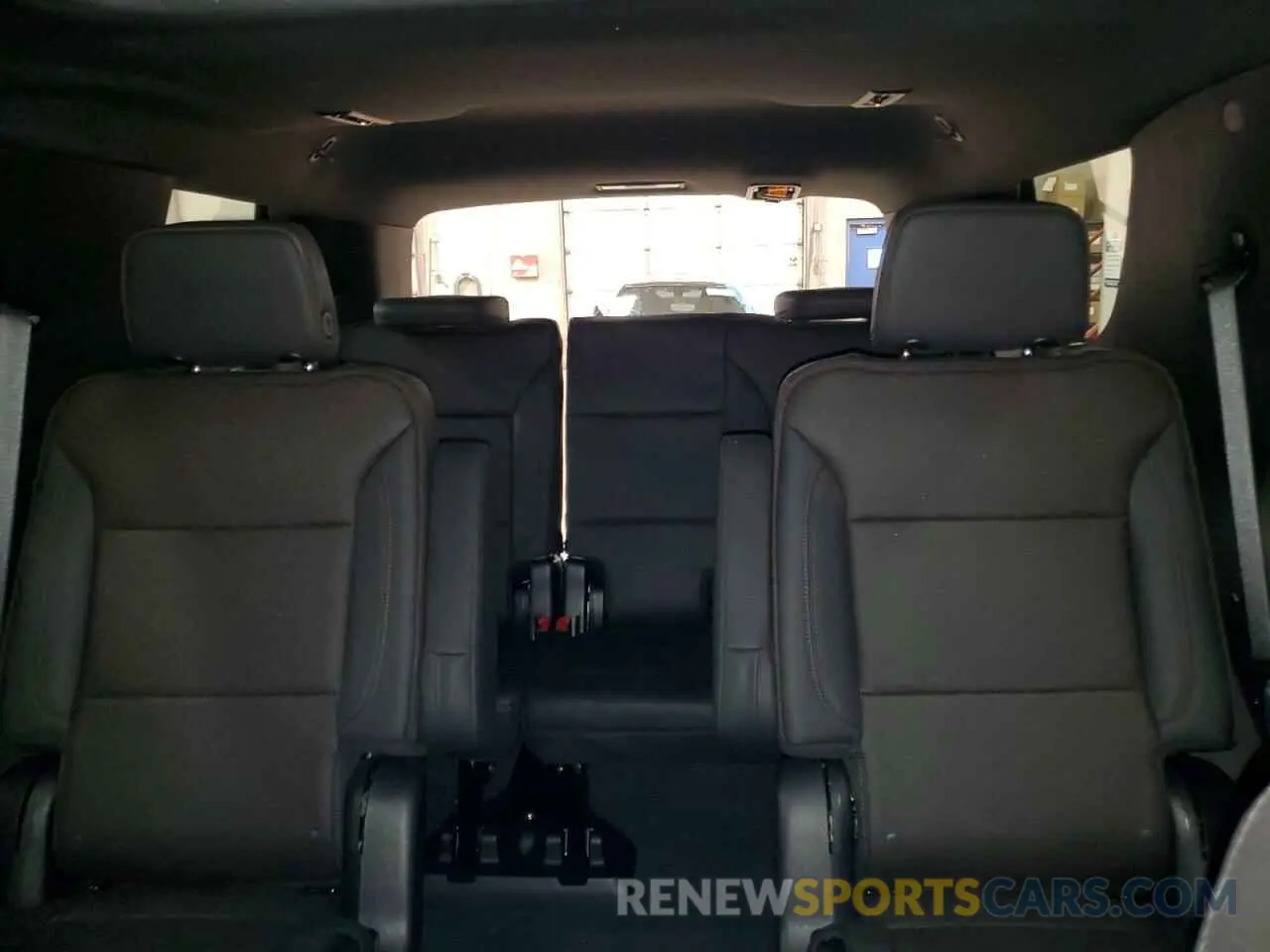 10 Photograph of a damaged car 1GNSKTKL4PR308992 CHEVROLET TAHOE 2023