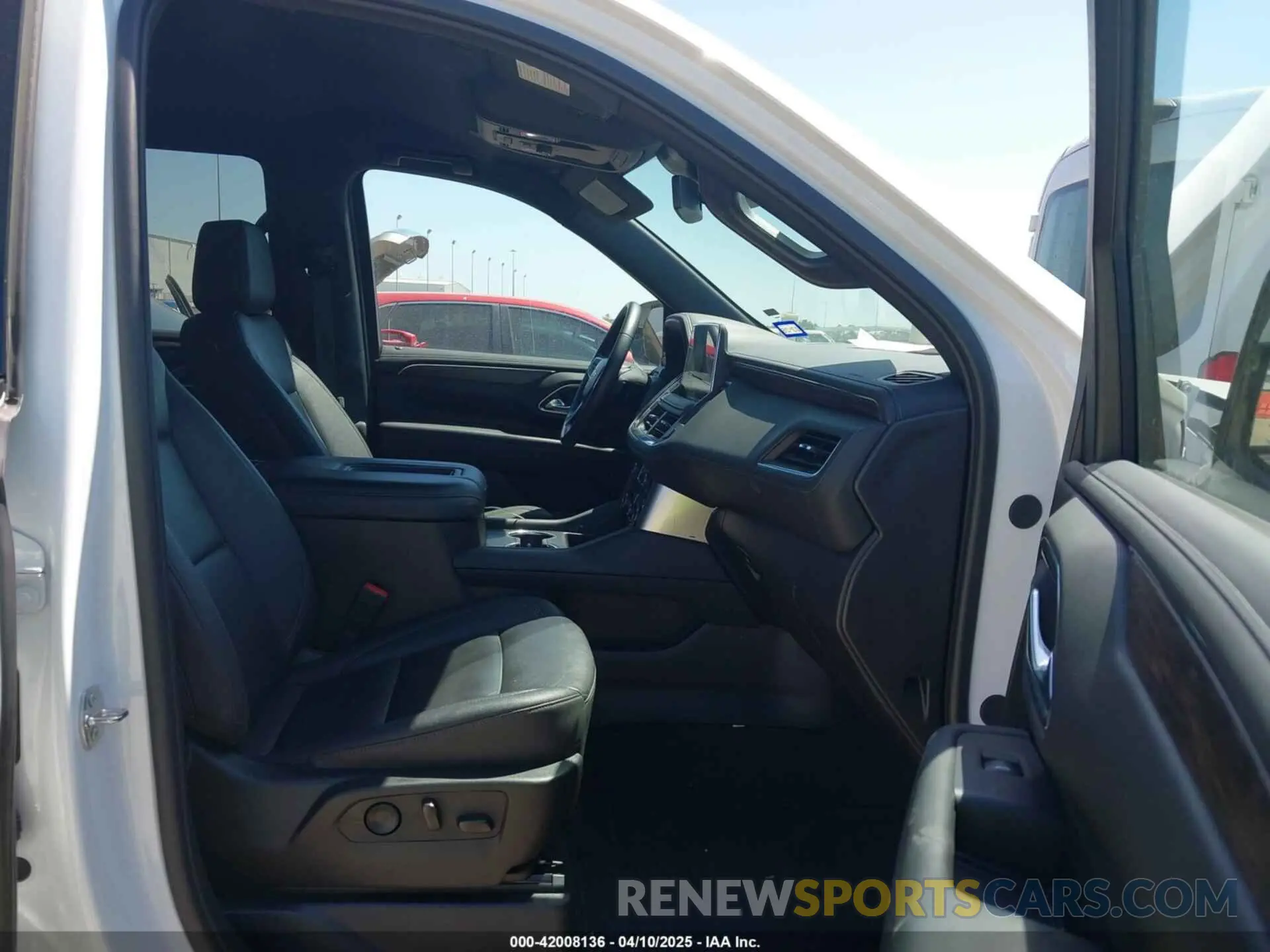 5 Photograph of a damaged car 1GNSCNKD2RR242589 CHEVROLET TAHOE 2024