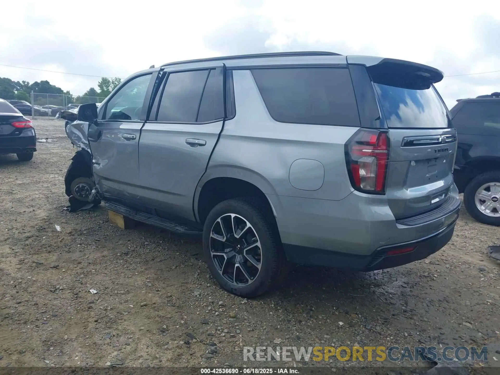 3 Photograph of a damaged car 1GNSCRKDXRR395888 CHEVROLET TAHOE 2024
