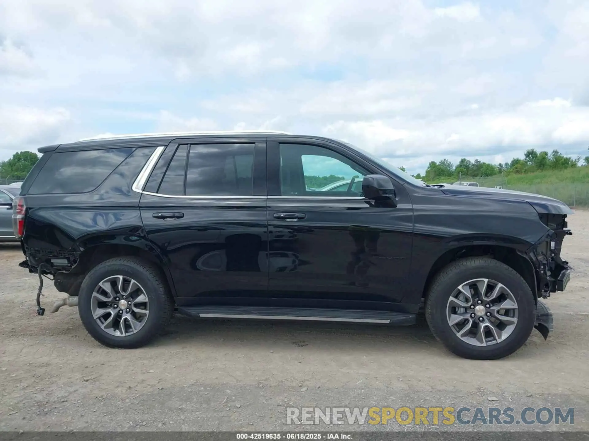 14 Photograph of a damaged car 1GNSKMKD6RR364739 CHEVROLET TAHOE 2024