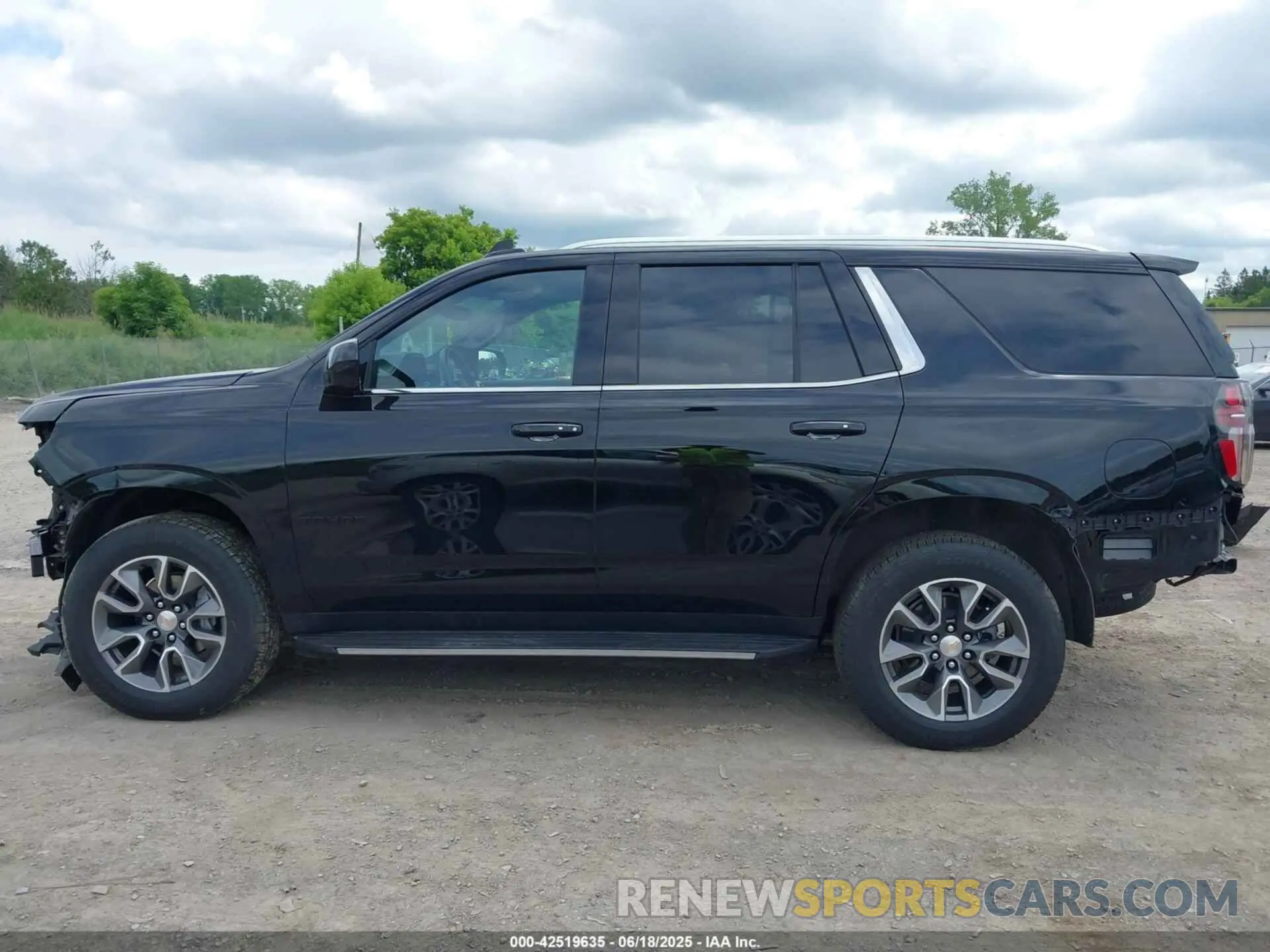 15 Photograph of a damaged car 1GNSKMKD6RR364739 CHEVROLET TAHOE 2024