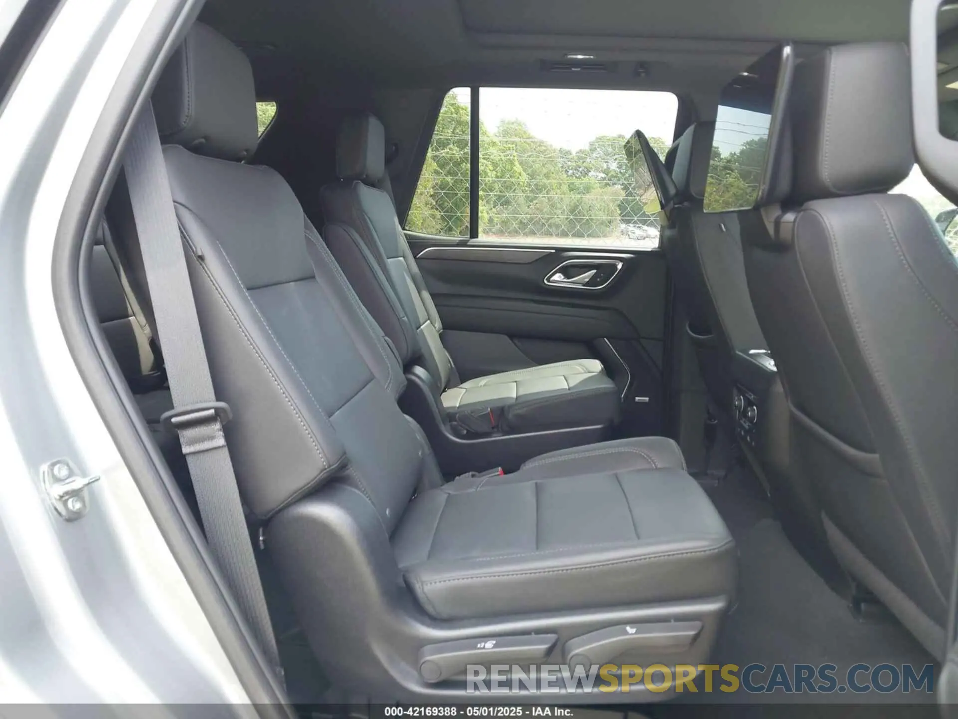8 Photograph of a damaged car 1GNSKNKD1RR317799 CHEVROLET TAHOE 2024