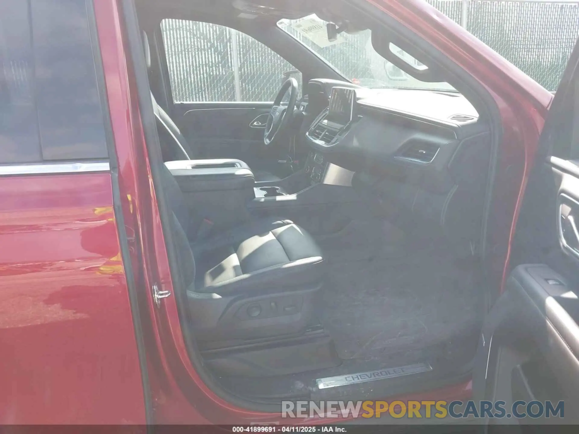 5 Photograph of a damaged car 1GNSKNKD1RR368509 CHEVROLET TAHOE 2024