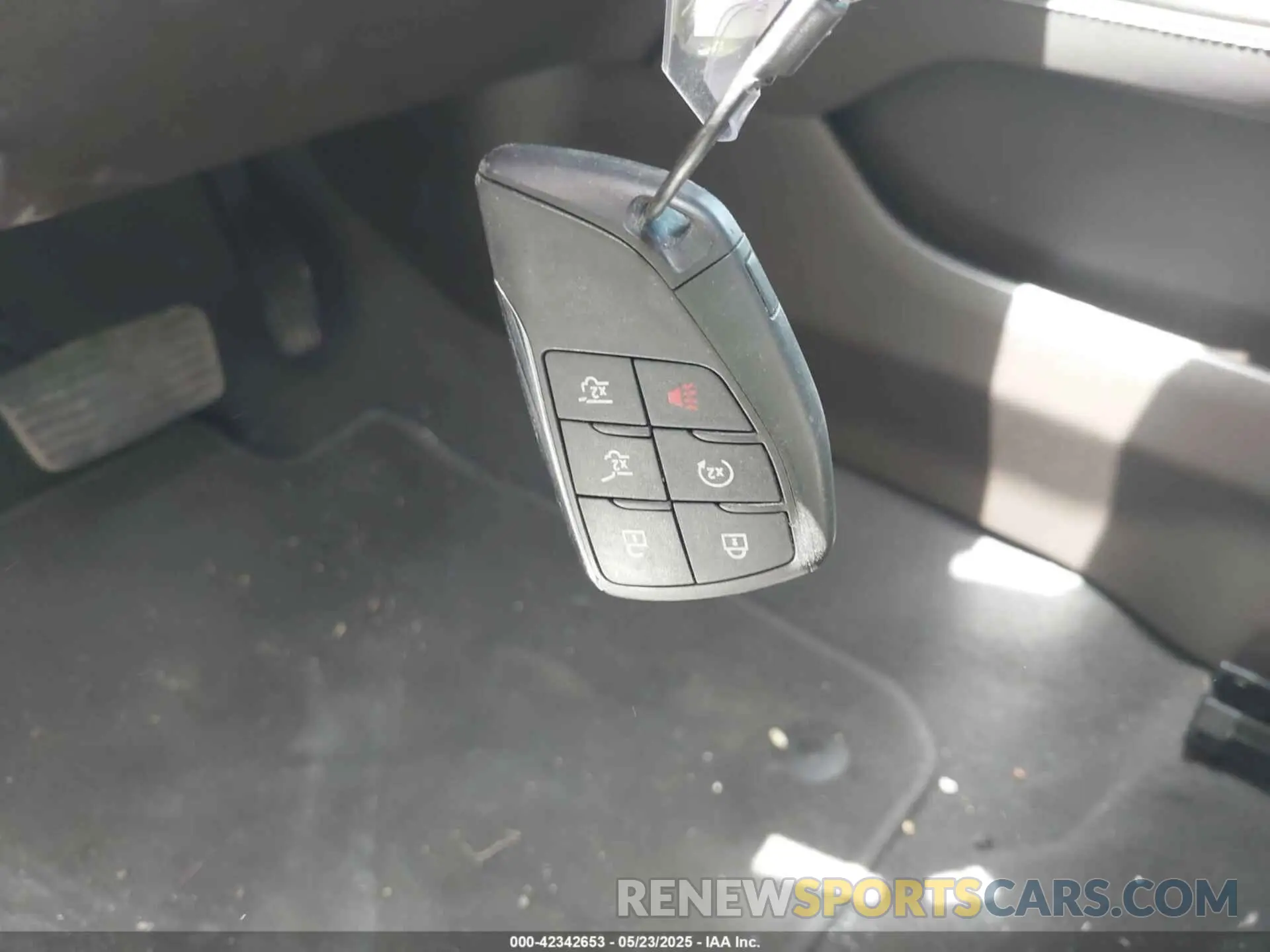 11 Photograph of a damaged car 1GNSKNKD2RR180324 CHEVROLET TAHOE 2024