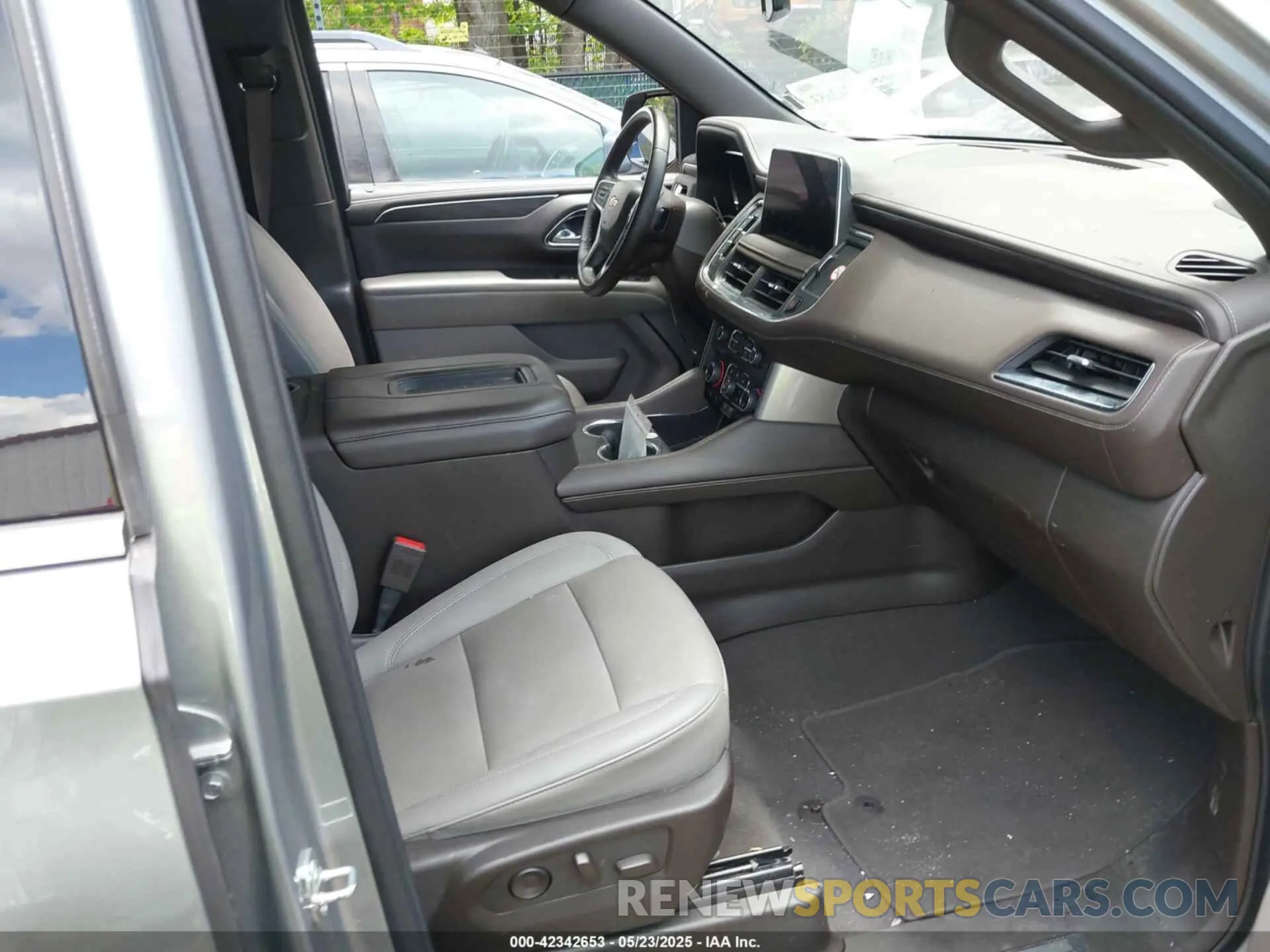 5 Photograph of a damaged car 1GNSKNKD2RR180324 CHEVROLET TAHOE 2024