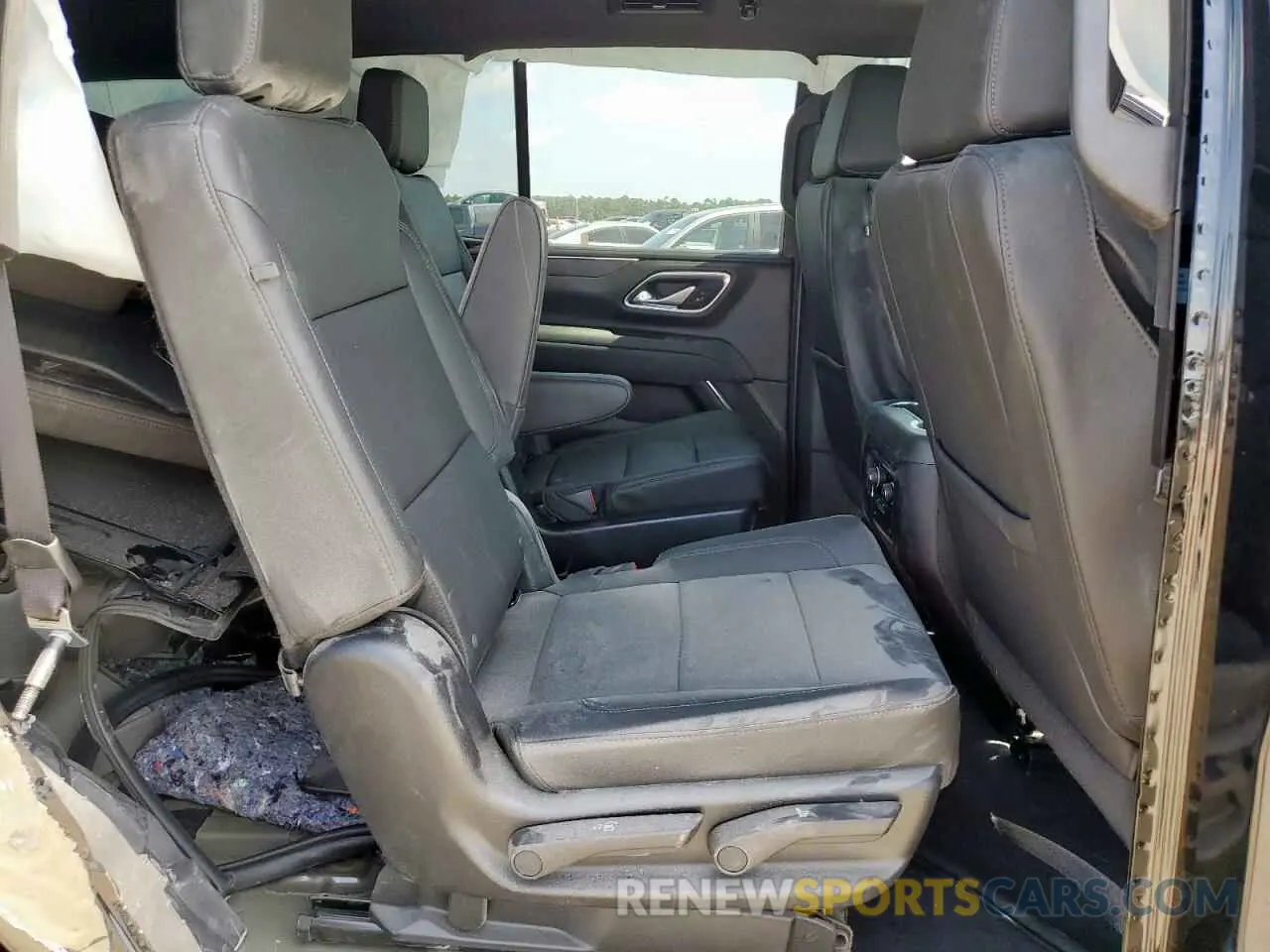 10 Photograph of a damaged car 1GNSKPKD2RR377845 CHEVROLET TAHOE 2024