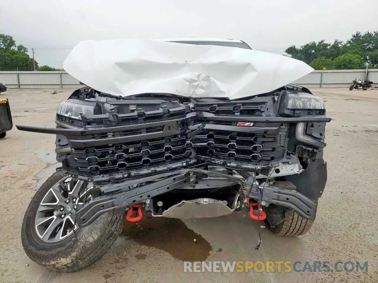 5 Photograph of a damaged car 1GNSKPKD8RR129132 CHEVROLET TAHOE 2024