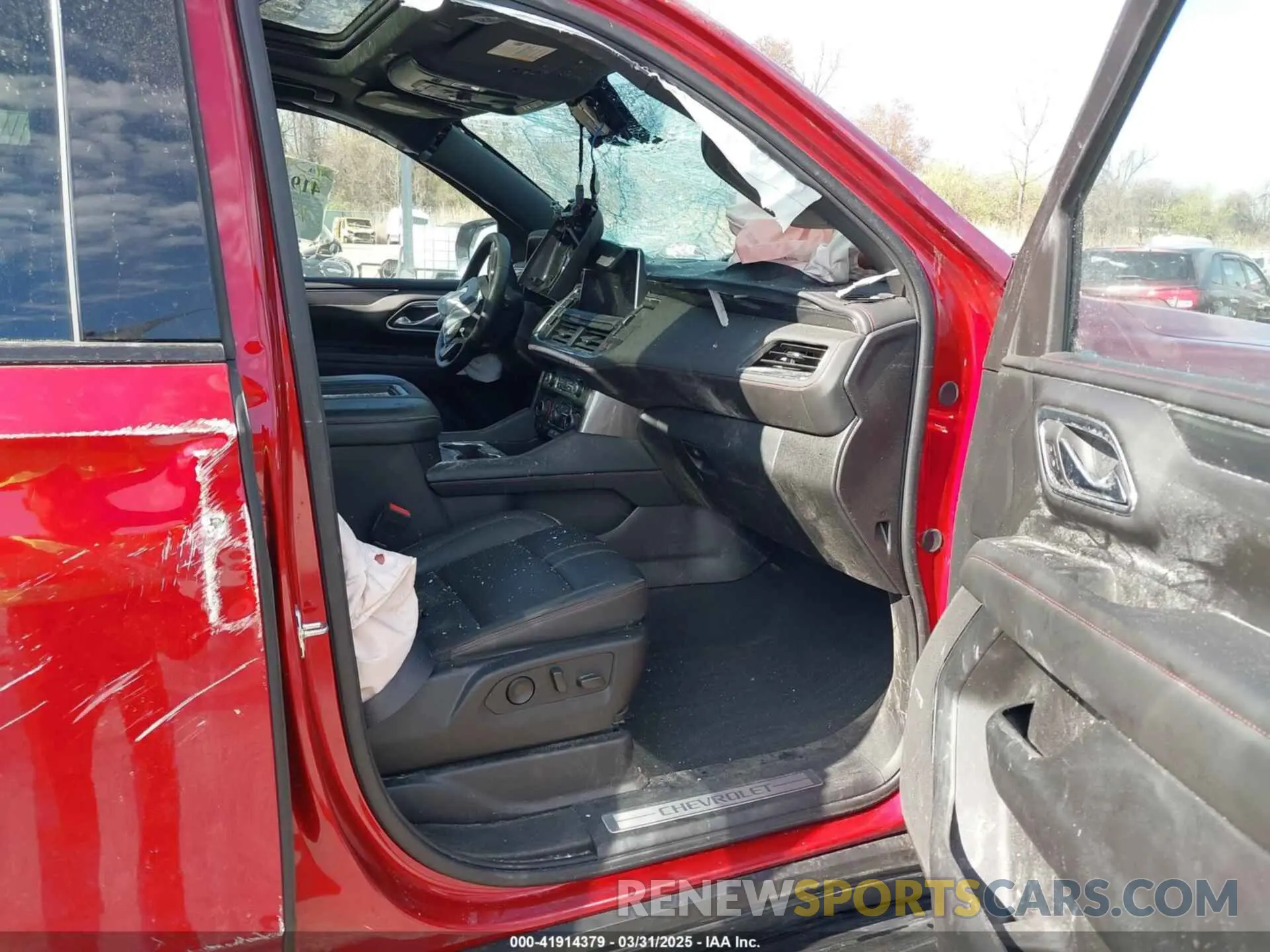 5 Photograph of a damaged car 1GNSKRKDXRR339713 CHEVROLET TAHOE 2024