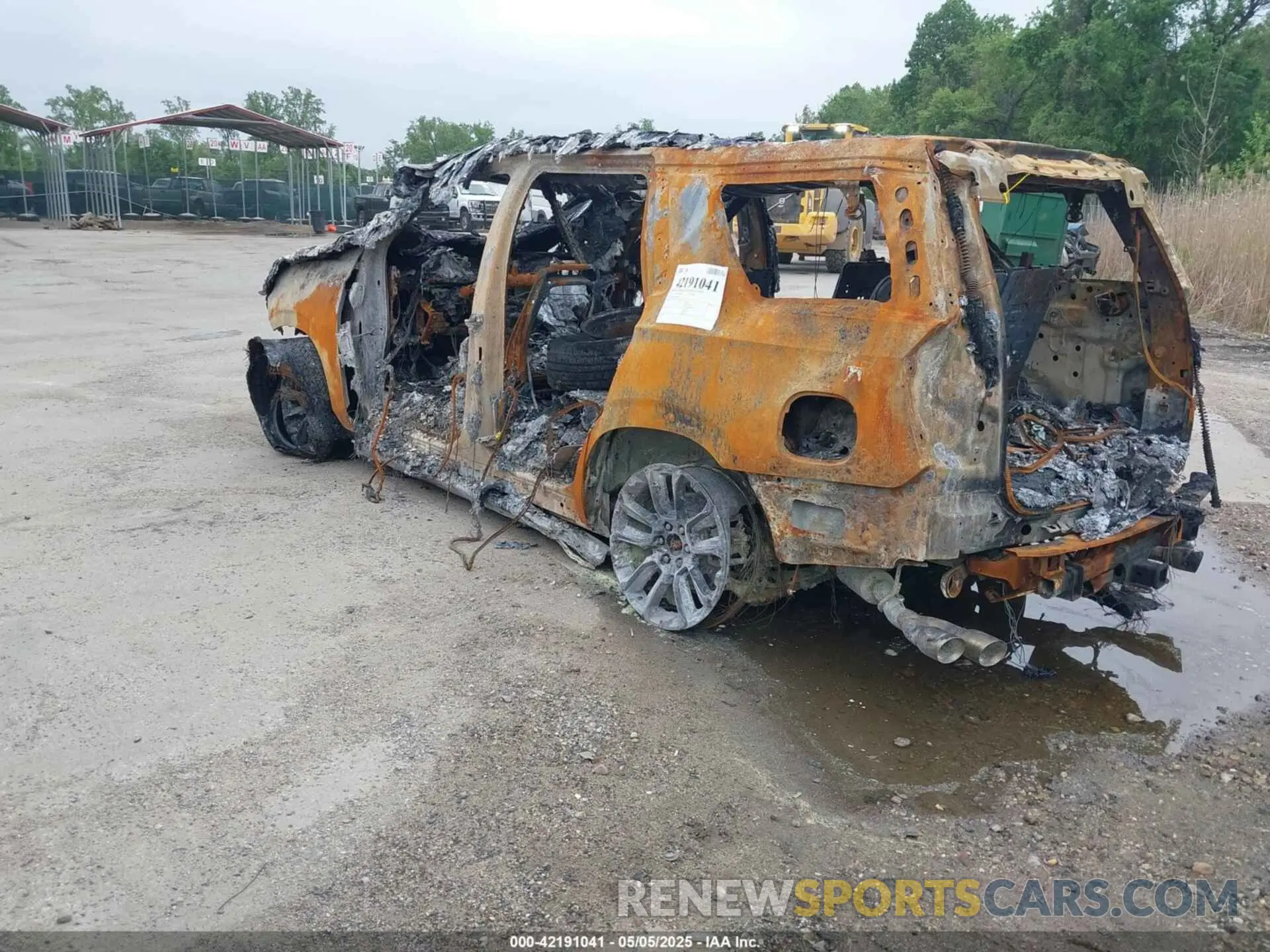 3 Photograph of a damaged car 1GNSKTKL1RR251945 CHEVROLET TAHOE 2024