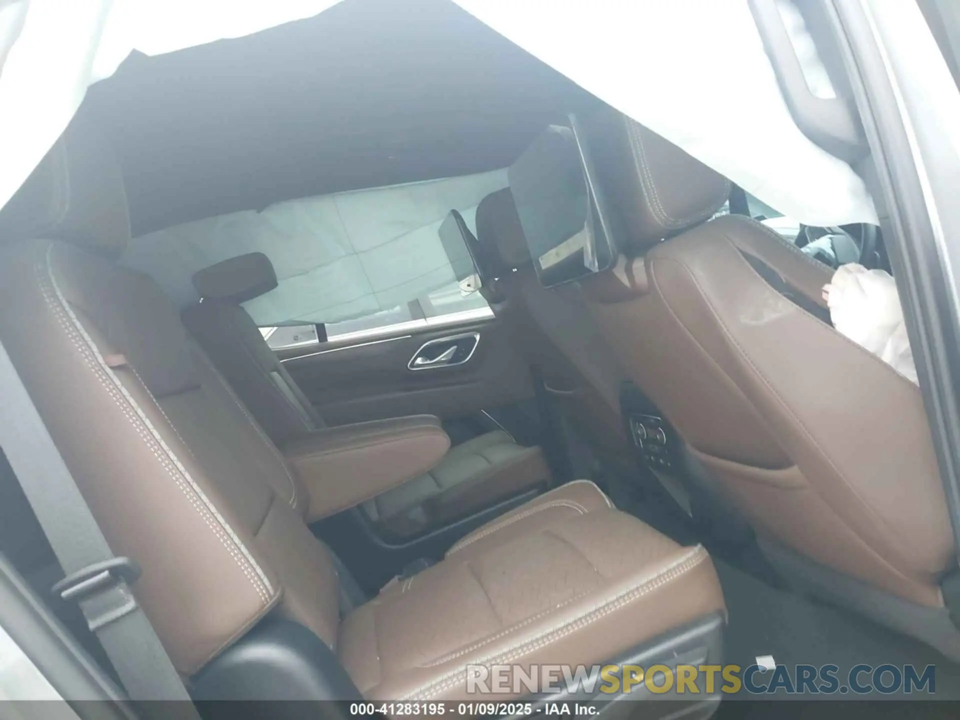 8 Photograph of a damaged car 1GNSKTKT2RR284369 CHEVROLET TAHOE 2024