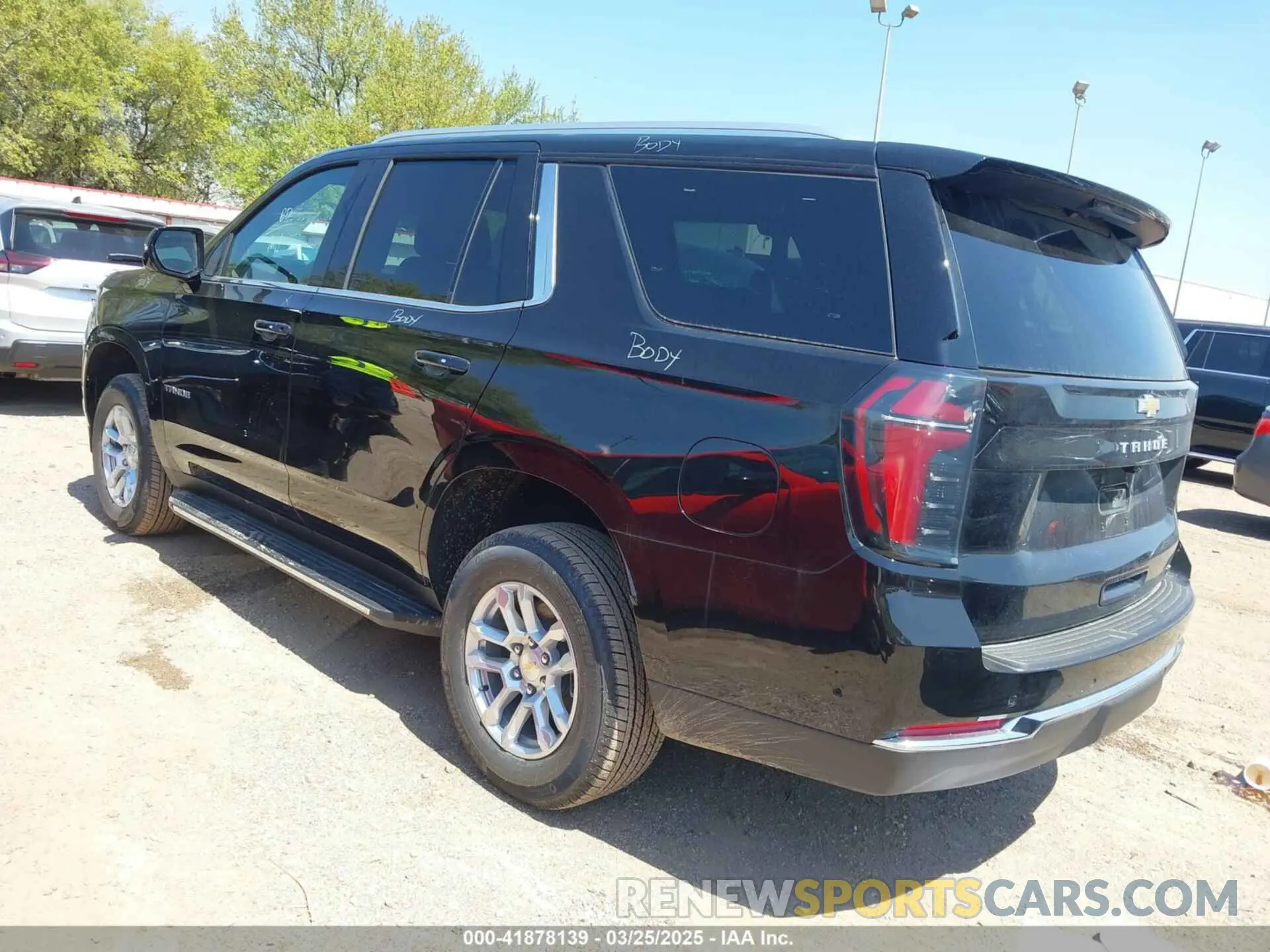 3 Photograph of a damaged car 1GNS5NRD5SR236730 CHEVROLET TAHOE 2025