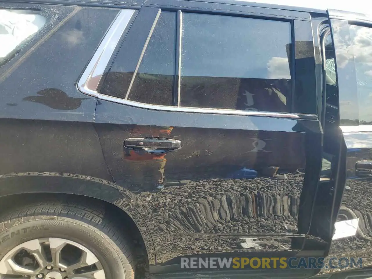 11 Photograph of a damaged car 1GNS6LED5SR191313 CHEVROLET TAHOE 2025