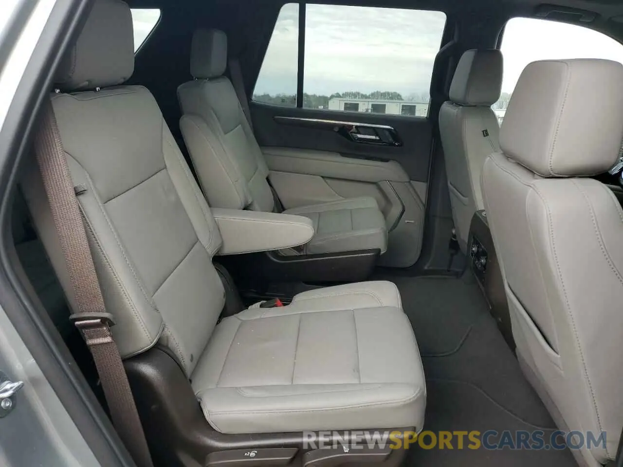 12 Photograph of a damaged car 1GNS6PRD6SR113818 CHEVROLET TAHOE 2025
