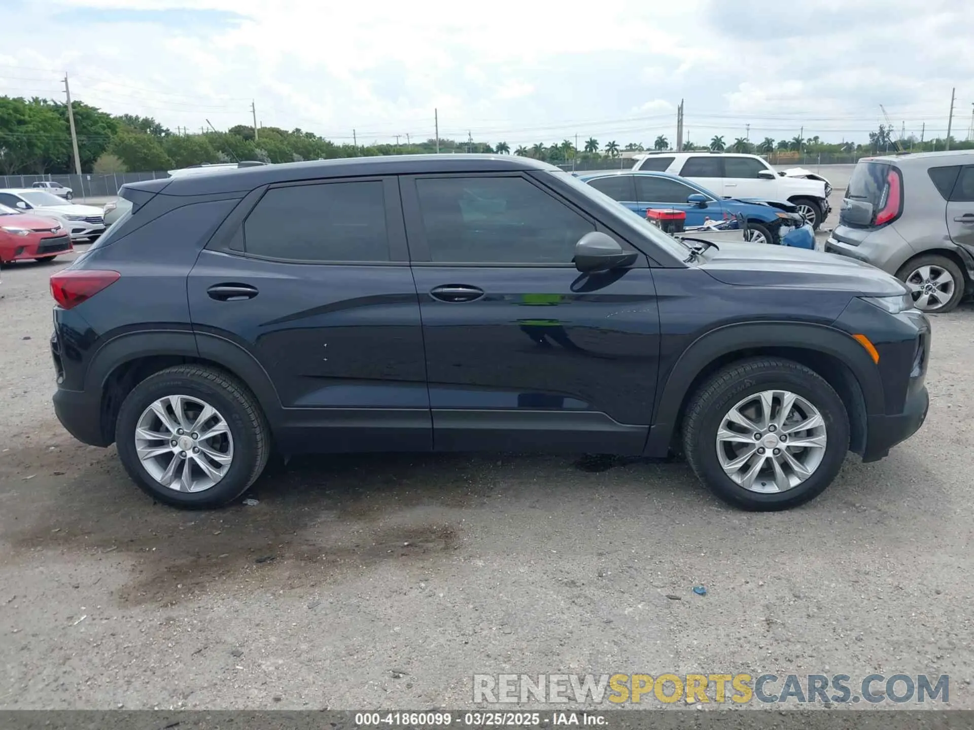 14 Photograph of a damaged car KL79MMS25MB009205 CHEVROLET TRAILBLAZER 2021