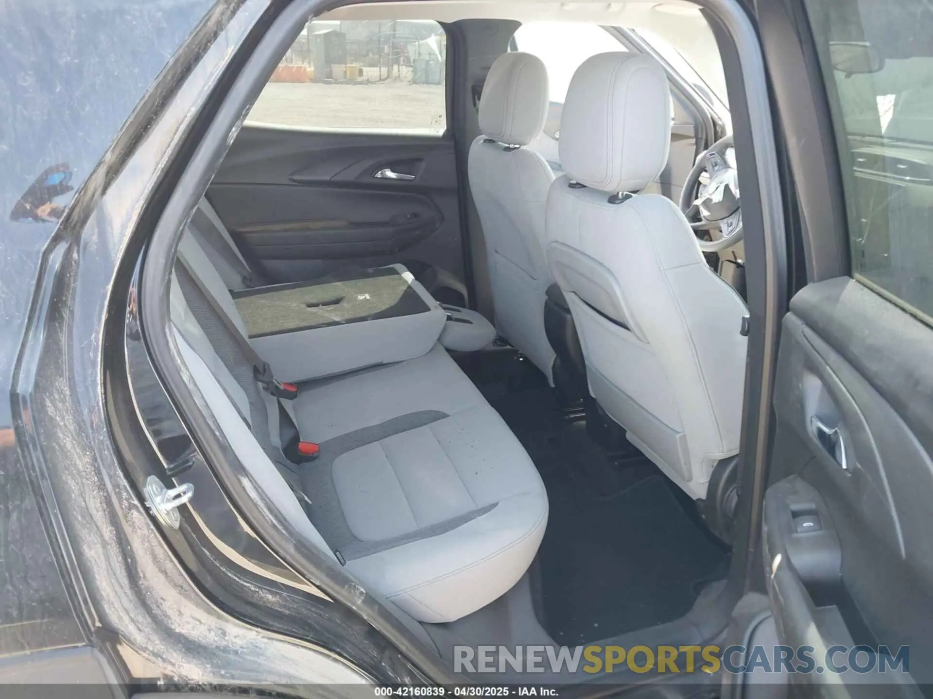 8 Photograph of a damaged car KL79MMS25MB171335 CHEVROLET TRAILBLAZER 2021