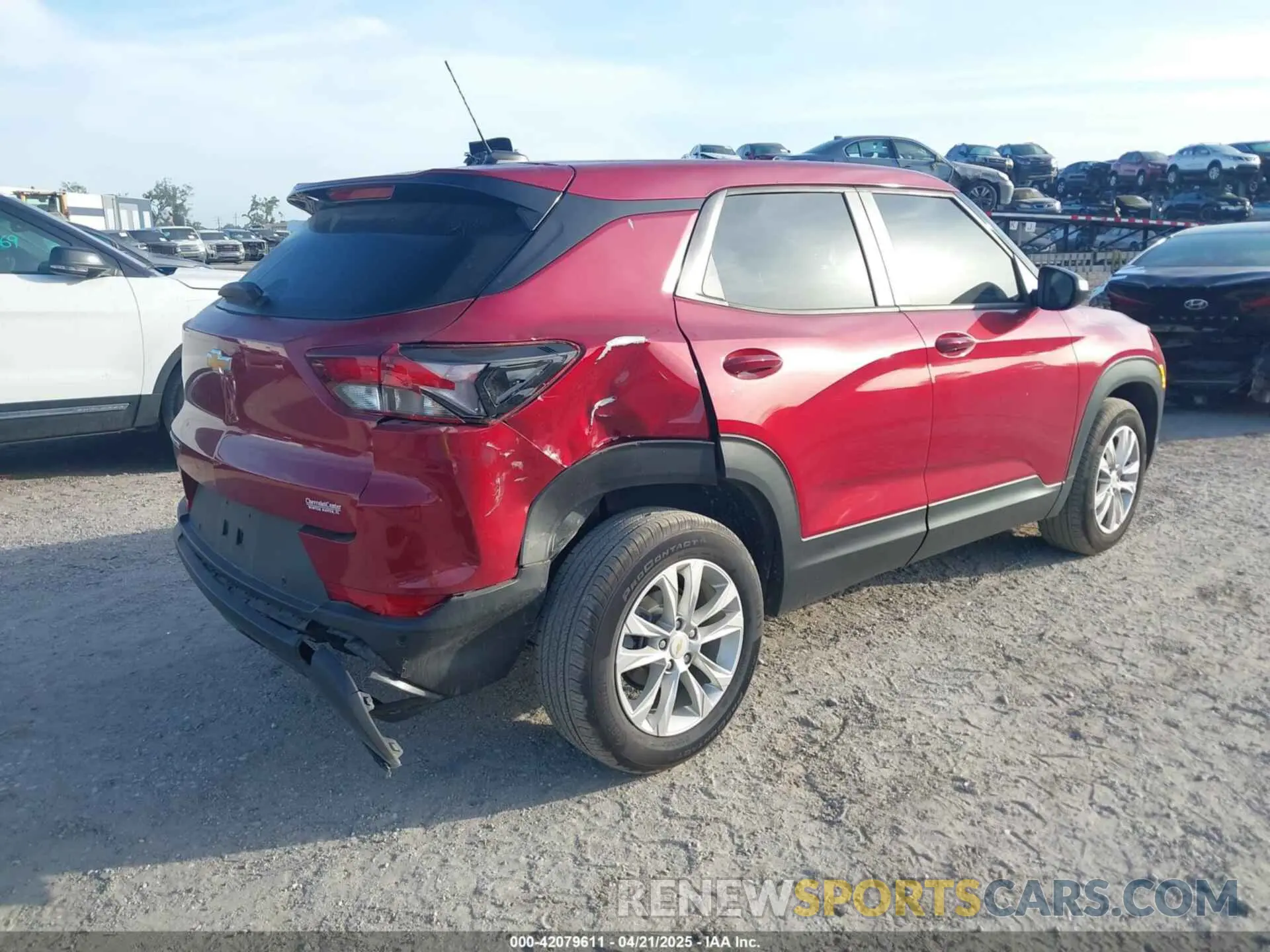 4 Photograph of a damaged car KL79MMS27MB005124 CHEVROLET TRAILBLAZER 2021