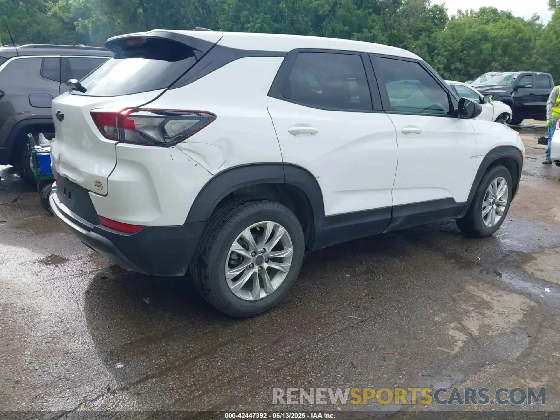 4 Photograph of a damaged car KL79MMS2XMB158578 CHEVROLET TRAILBLAZER 2021