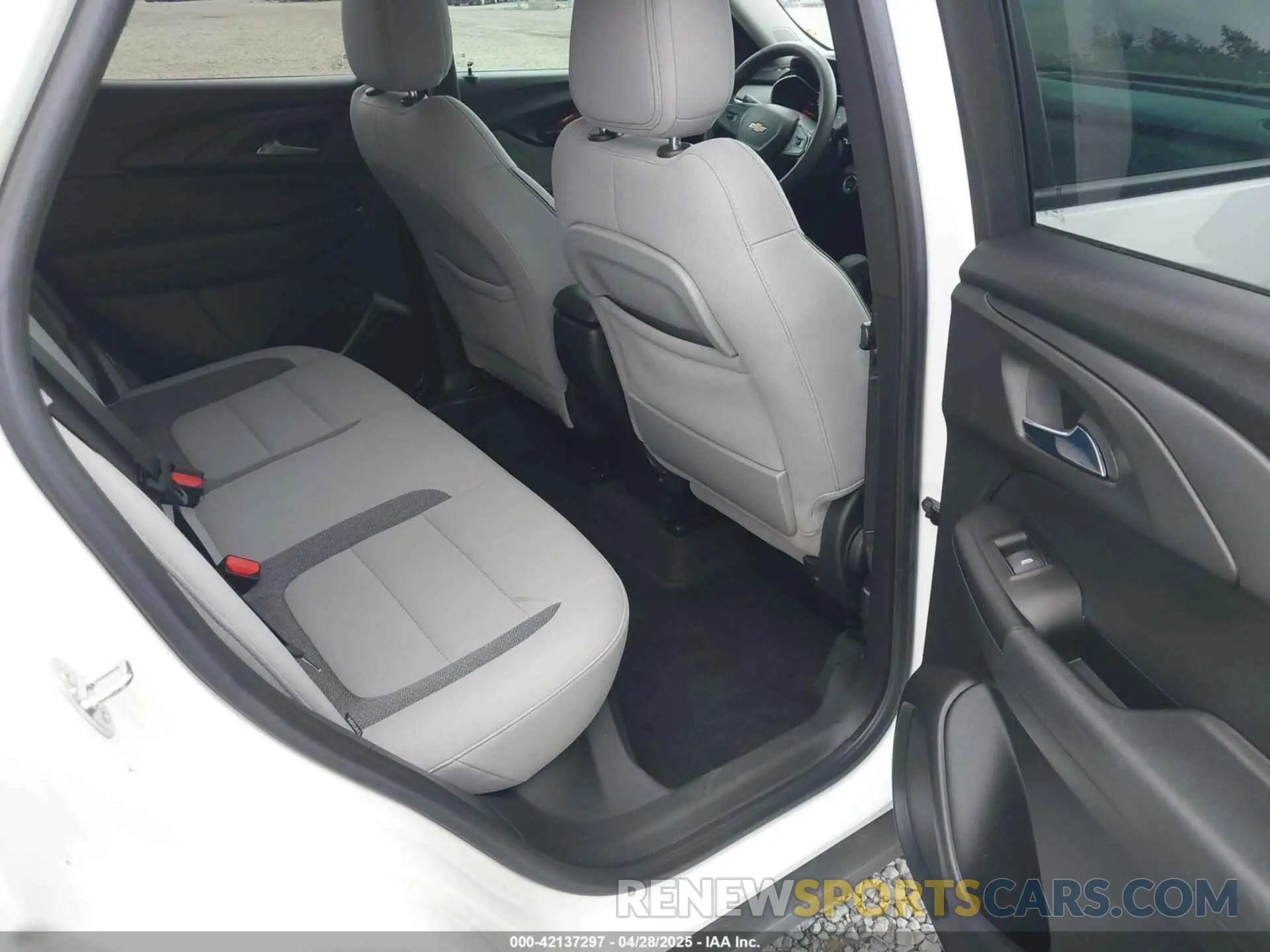 8 Photograph of a damaged car KL79MPS21MB152377 CHEVROLET TRAILBLAZER 2021