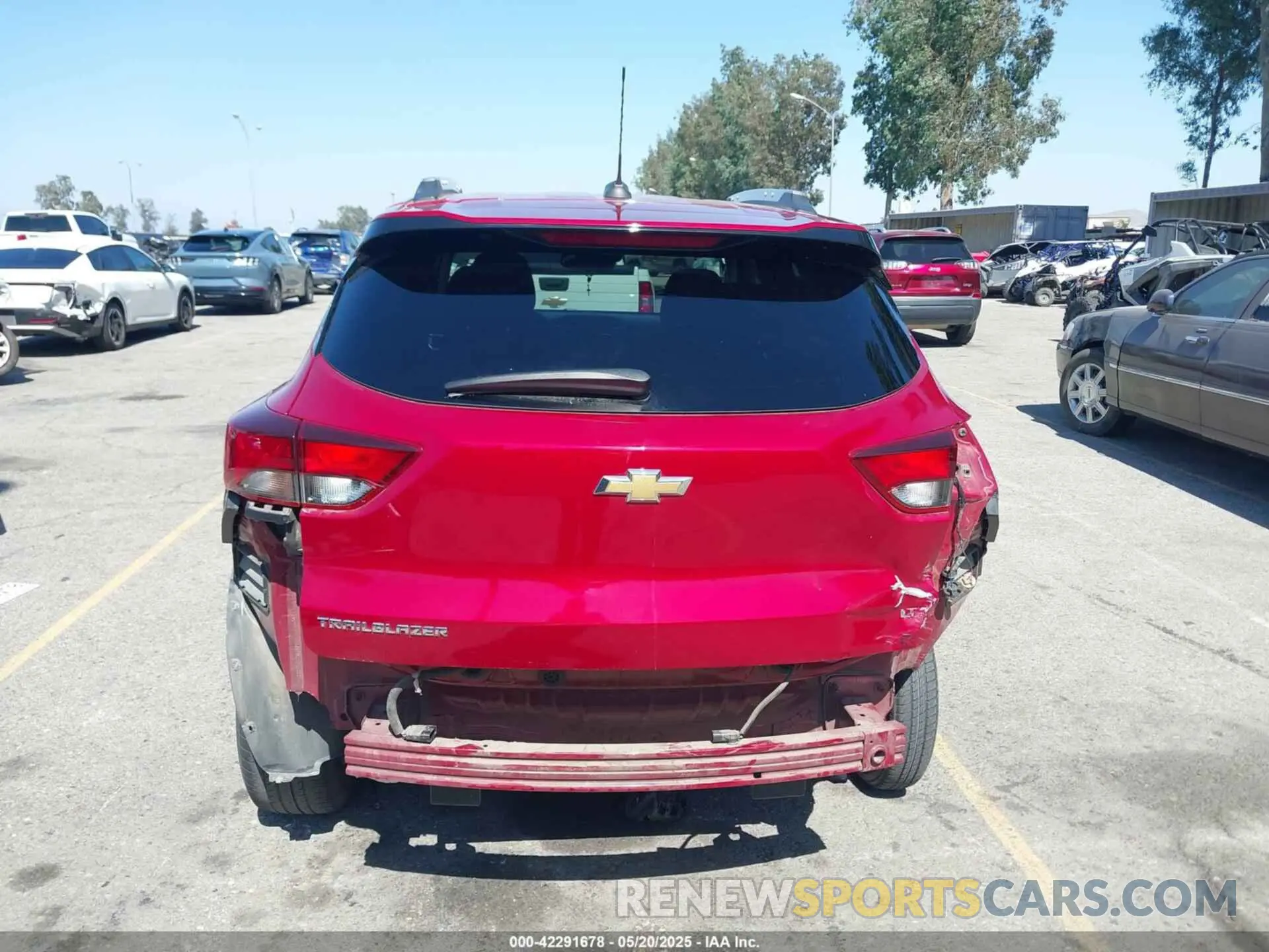 17 Photograph of a damaged car KL79MPS25MB026474 CHEVROLET TRAILBLAZER 2021