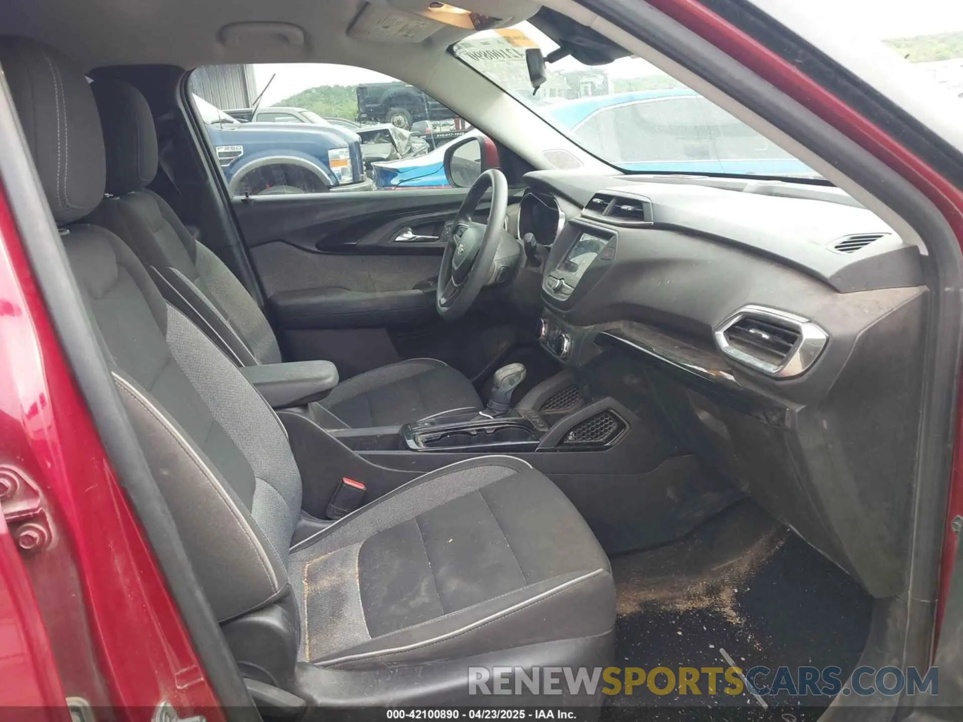 5 Photograph of a damaged car KL79MPS2XMB145525 CHEVROLET TRAILBLAZER 2021