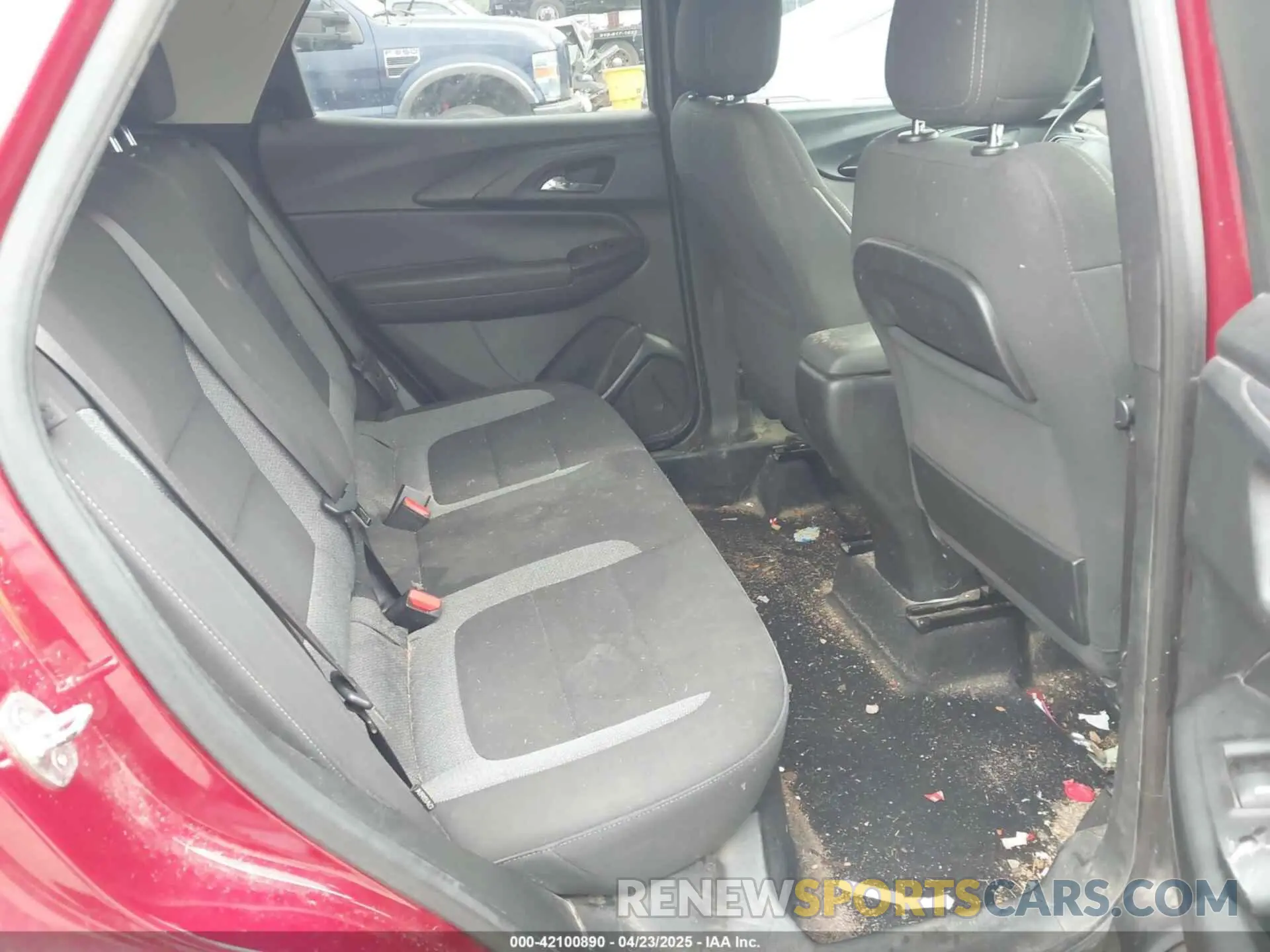 8 Photograph of a damaged car KL79MPS2XMB145525 CHEVROLET TRAILBLAZER 2021
