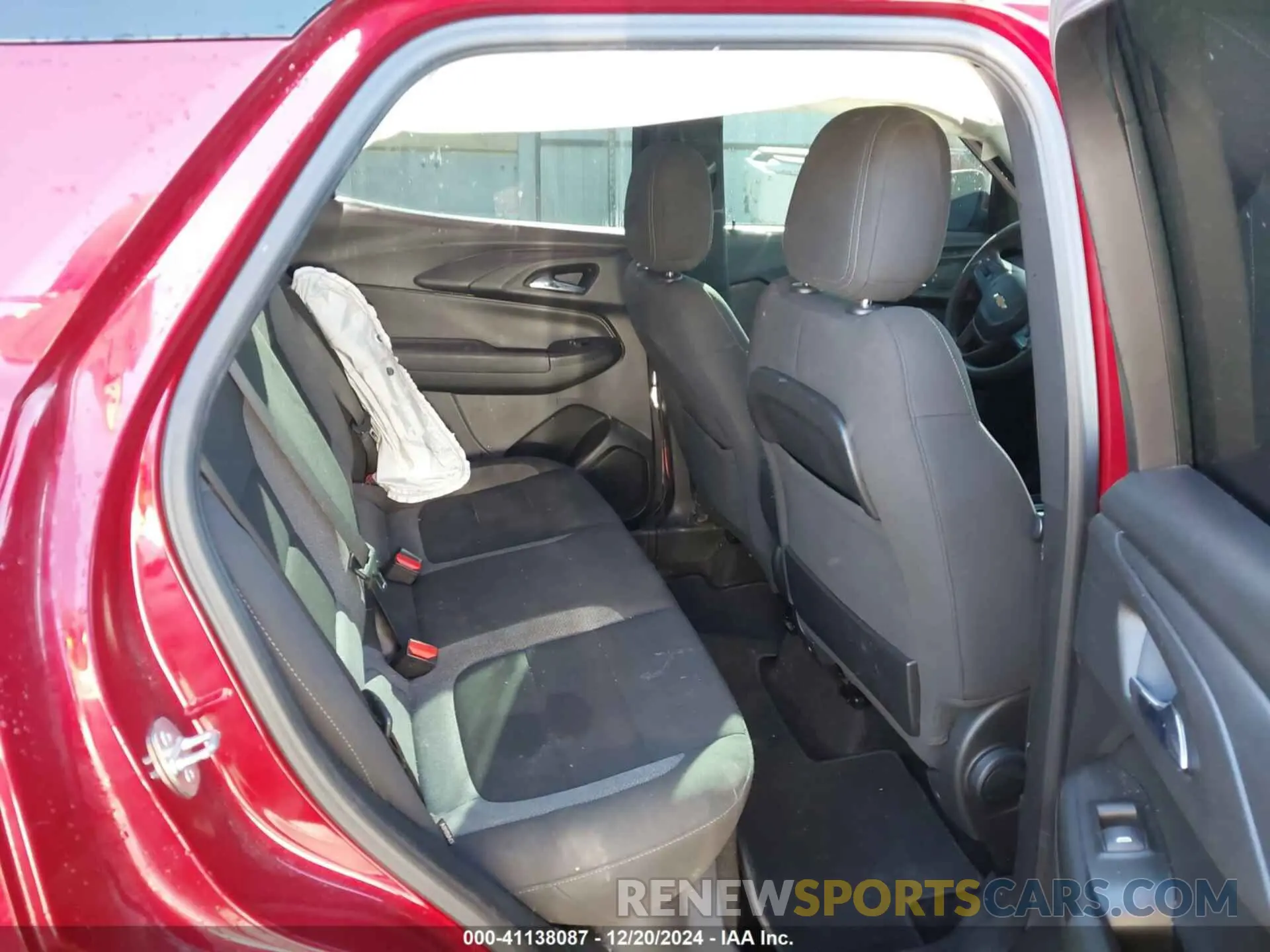 8 Photograph of a damaged car KL79MPSL1MB033964 CHEVROLET TRAILBLAZER 2021