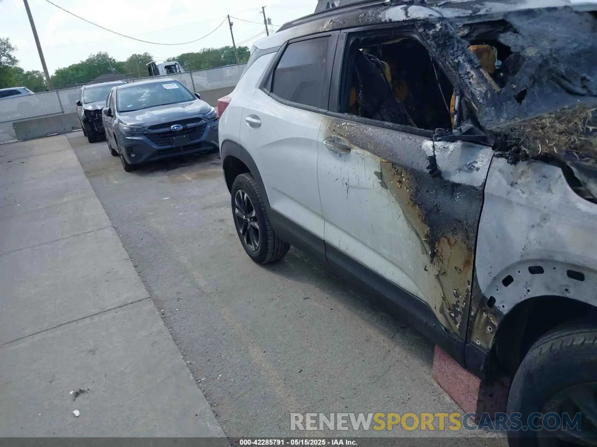 12 Photograph of a damaged car KL79MPSL1MB140335 CHEVROLET TRAILBLAZER 2021