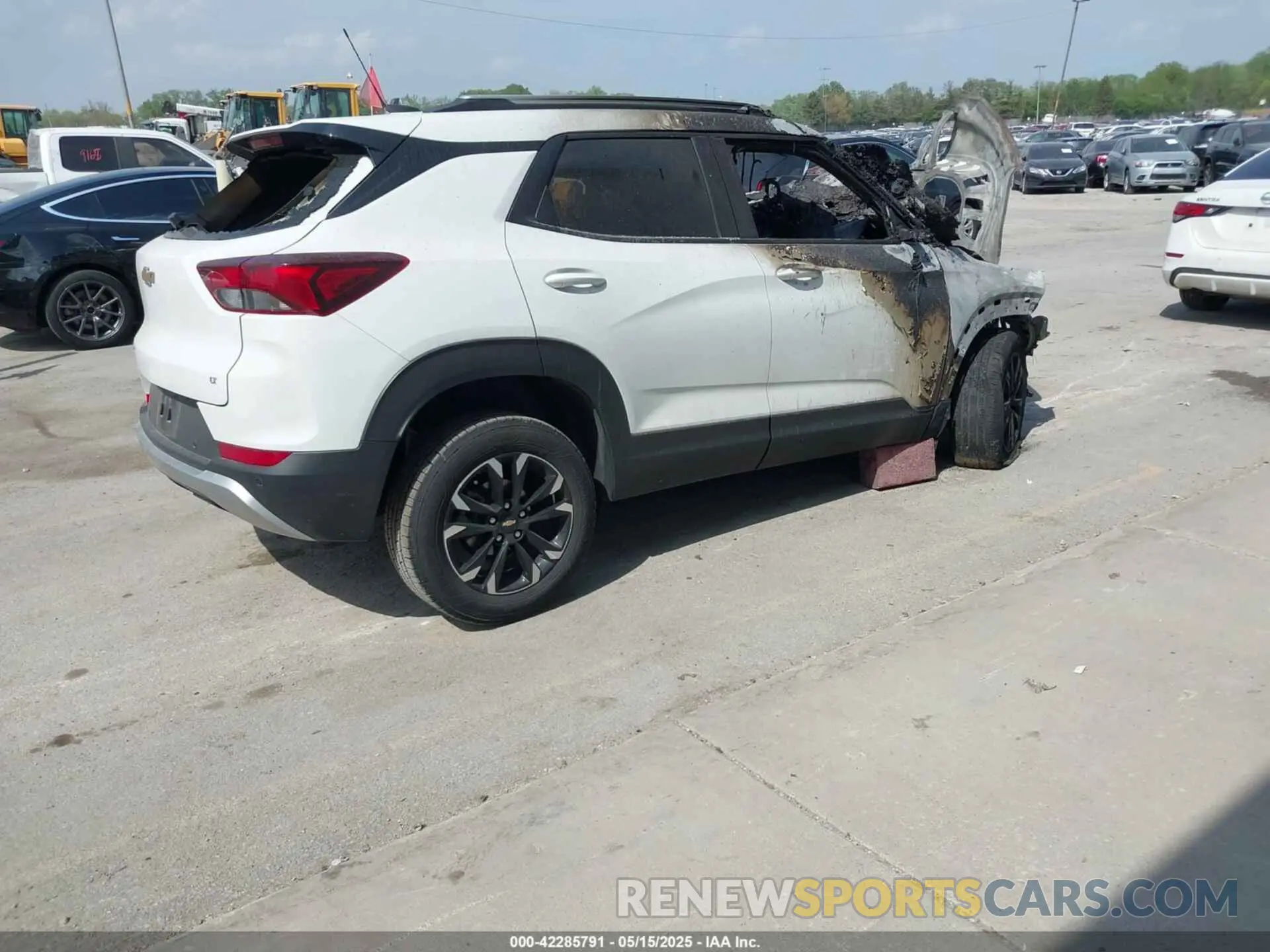 4 Photograph of a damaged car KL79MPSL1MB140335 CHEVROLET TRAILBLAZER 2021