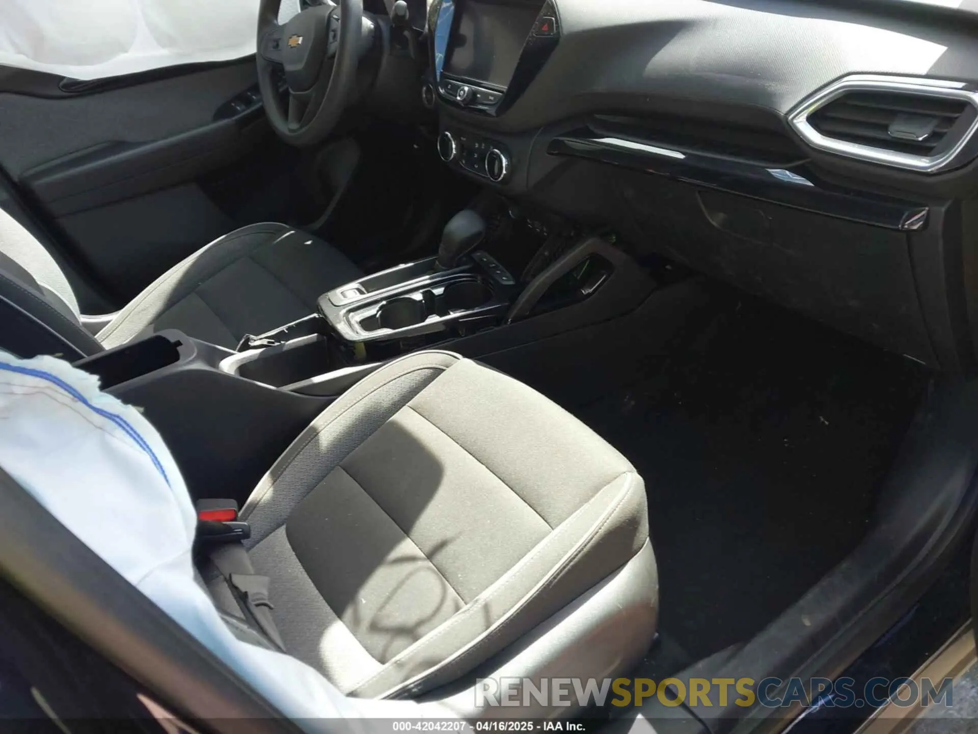 5 Photograph of a damaged car KL79MPSL4MB139647 CHEVROLET TRAILBLAZER 2021