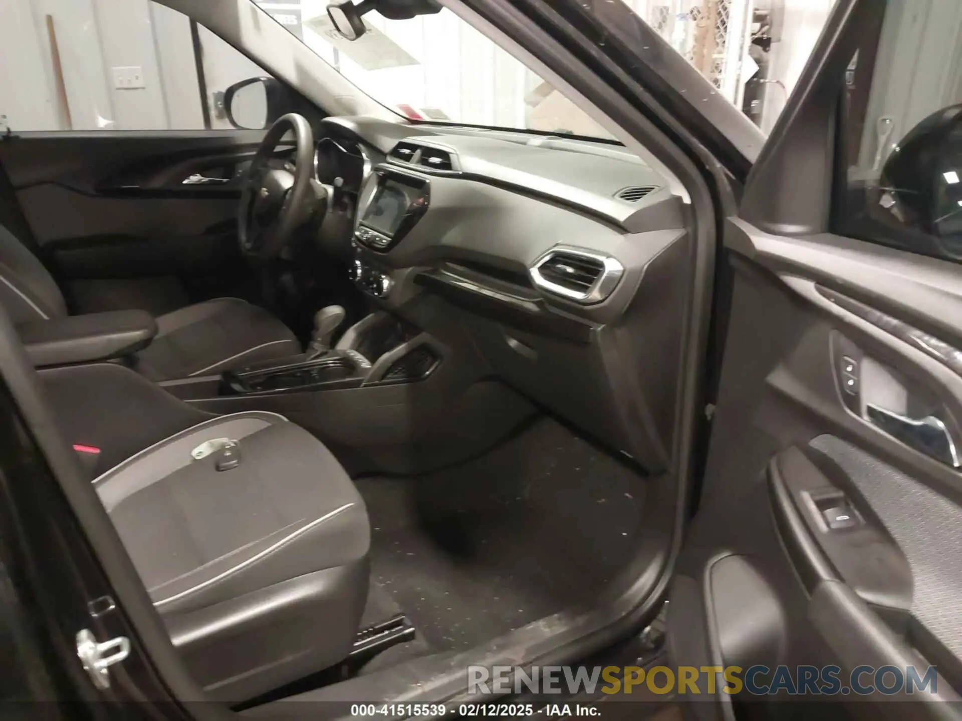 5 Photograph of a damaged car KL79MPSL6MB005576 CHEVROLET TRAILBLAZER 2021