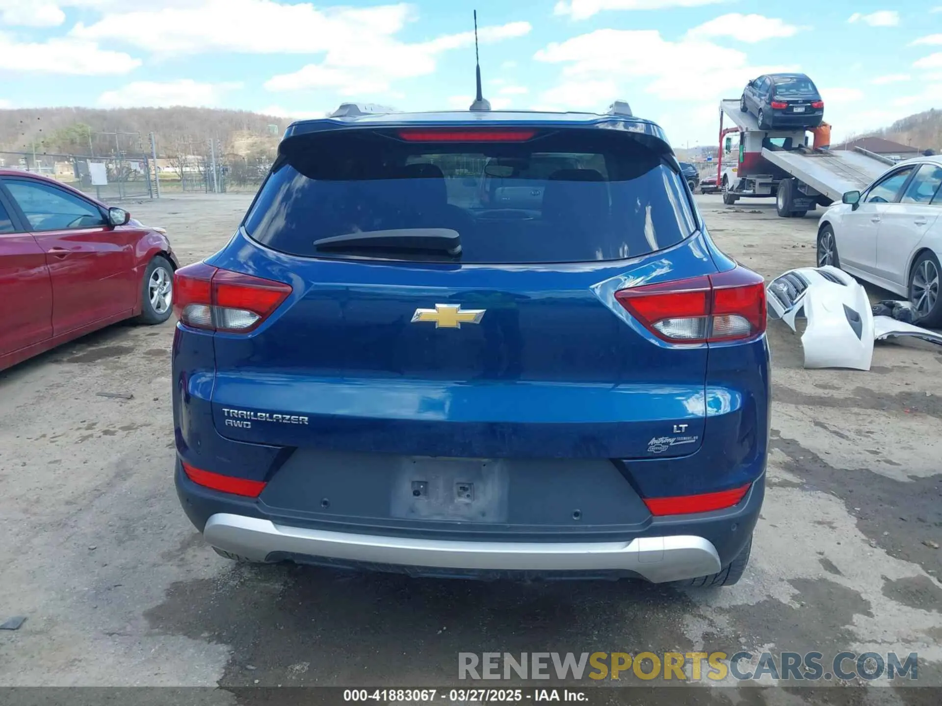 17 Photograph of a damaged car KL79MRSL2MB012844 CHEVROLET TRAILBLAZER 2021