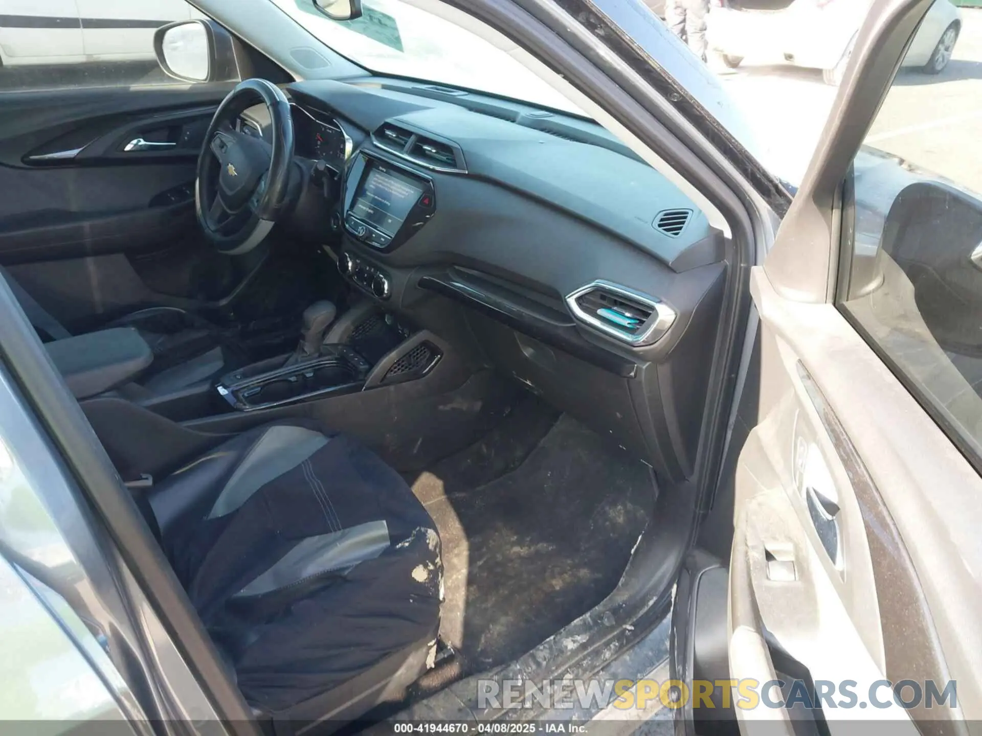 5 Photograph of a damaged car KL79MRSL6MB010630 CHEVROLET TRAILBLAZER 2021
