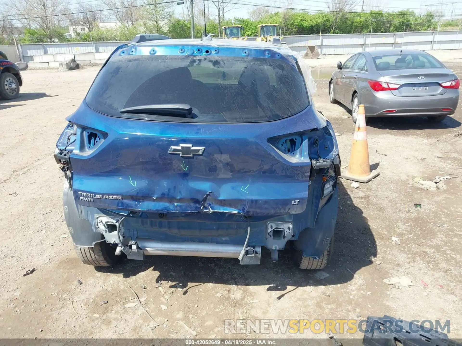 17 Photograph of a damaged car KL79MRSL8MB001721 CHEVROLET TRAILBLAZER 2021