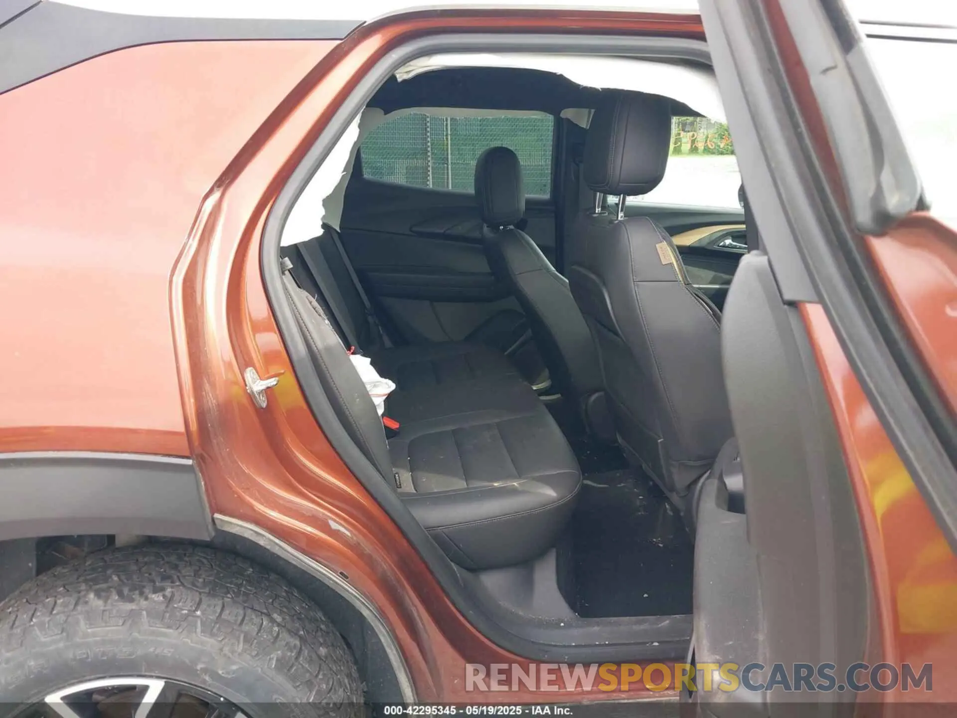 8 Photograph of a damaged car KL79MSSL2MB148513 CHEVROLET TRAILBLAZER 2021