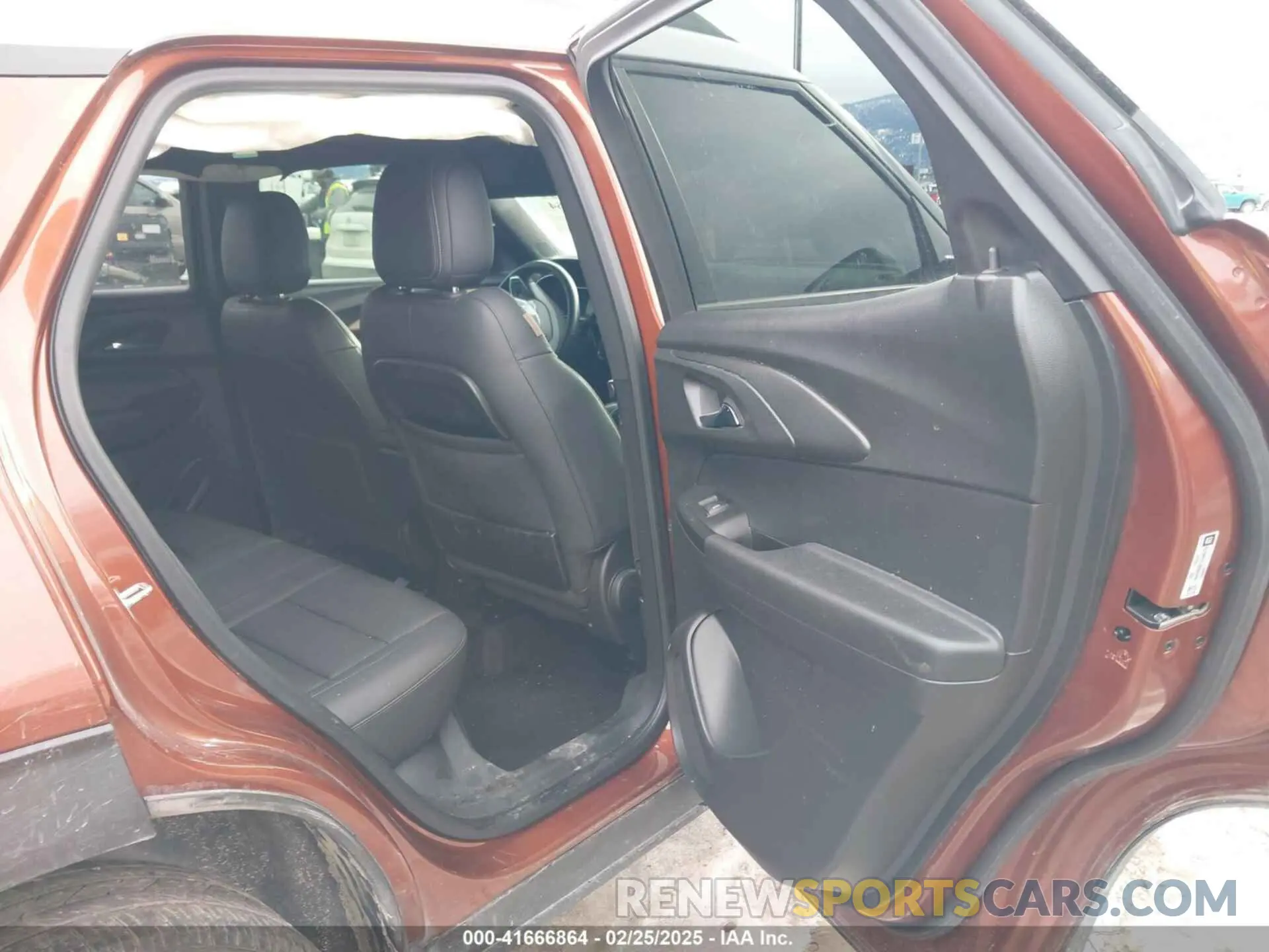8 Photograph of a damaged car KL79MSSL3MB018465 CHEVROLET TRAILBLAZER 2021