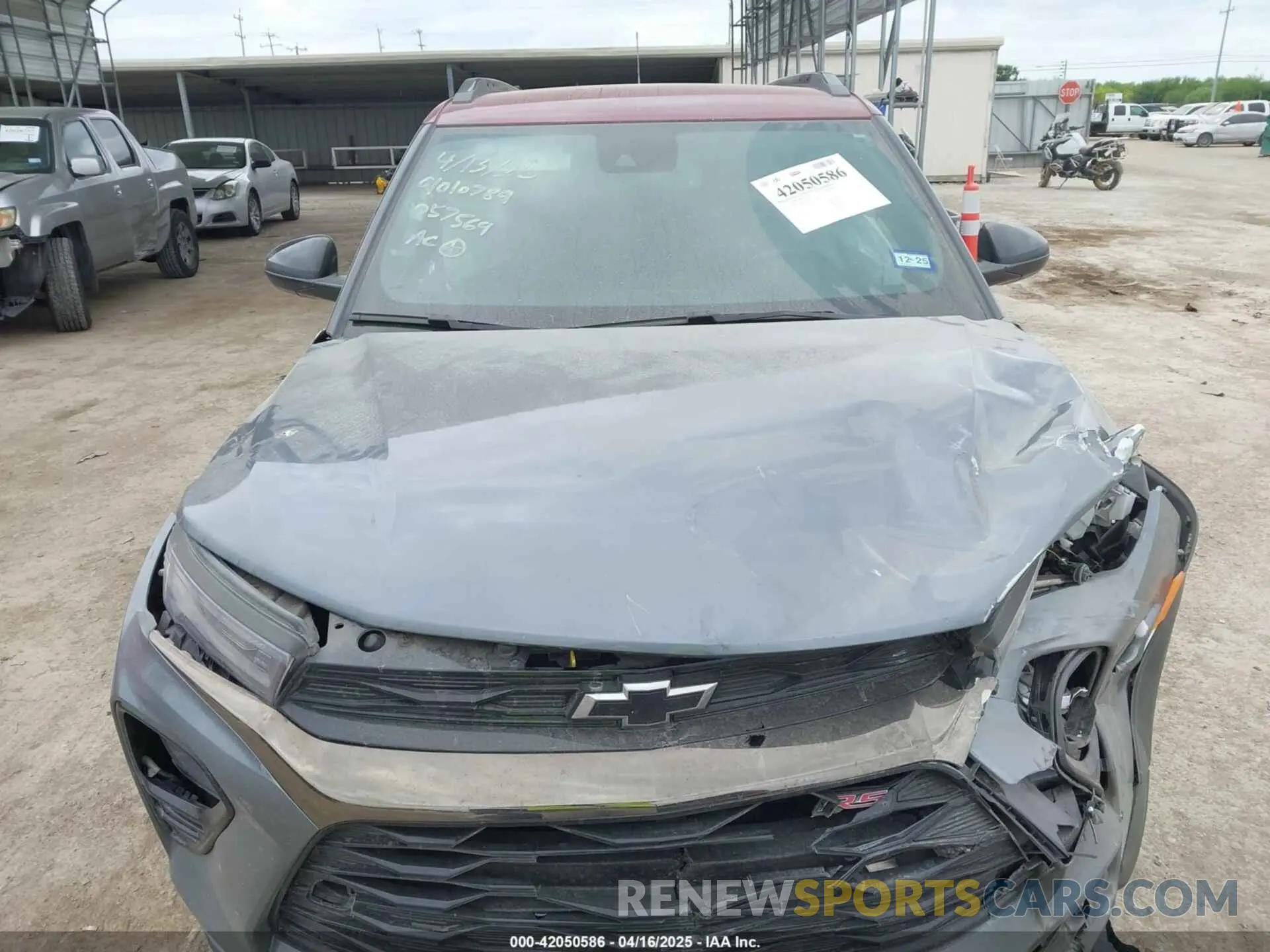 11 Photograph of a damaged car KL79MTSL4MB057569 CHEVROLET TRAILBLAZER 2021